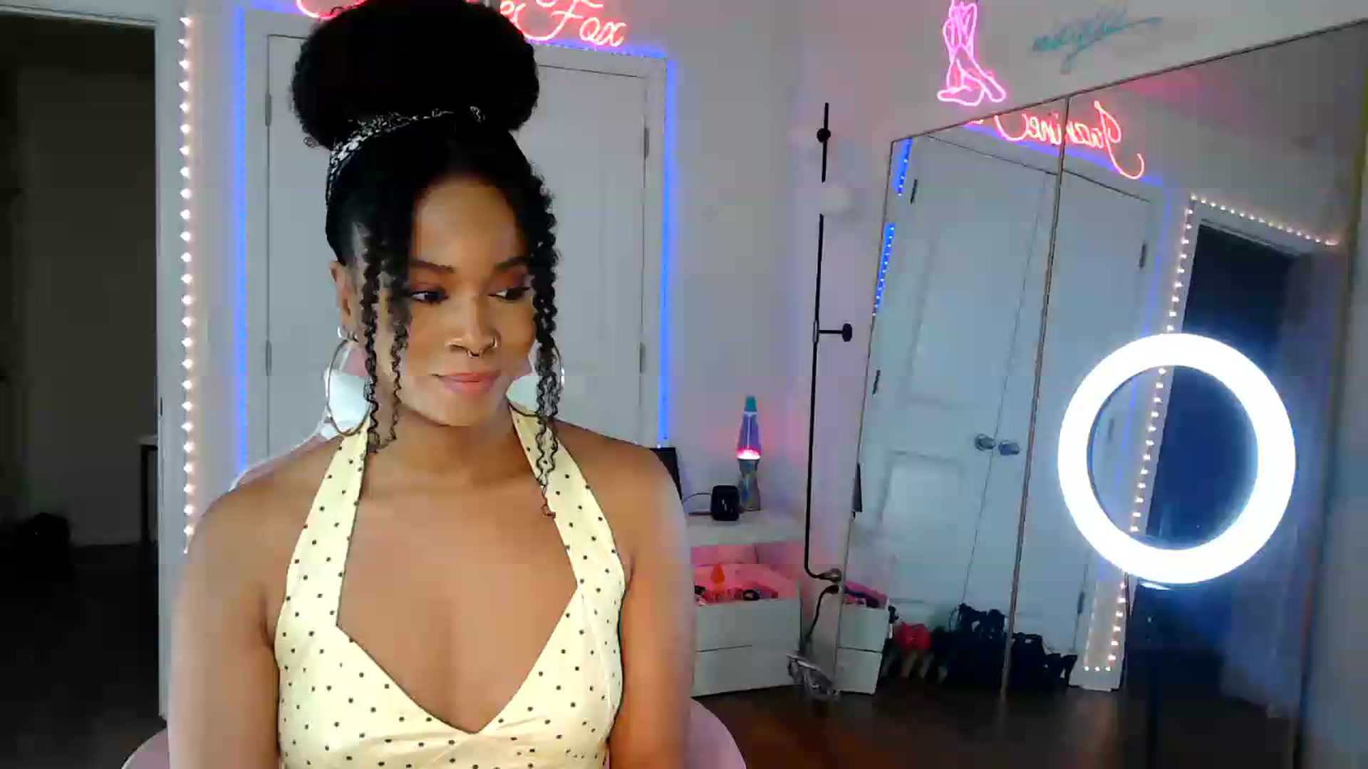 Gallery image thumbnail from Jazminefox's myfreecams stream on, 08/03/2026, 18:02 image 8 of 20