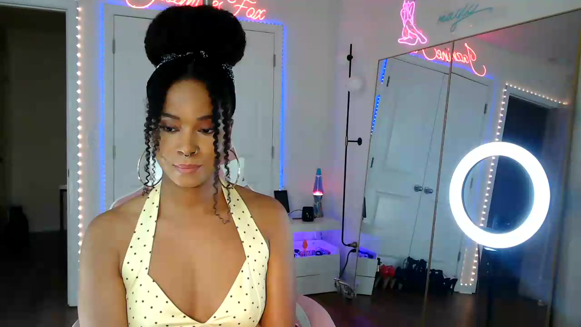 Gallery image thumbnail from Jazminefox's myfreecams stream on, 08/03/2026, 18:02 image 5 of 20