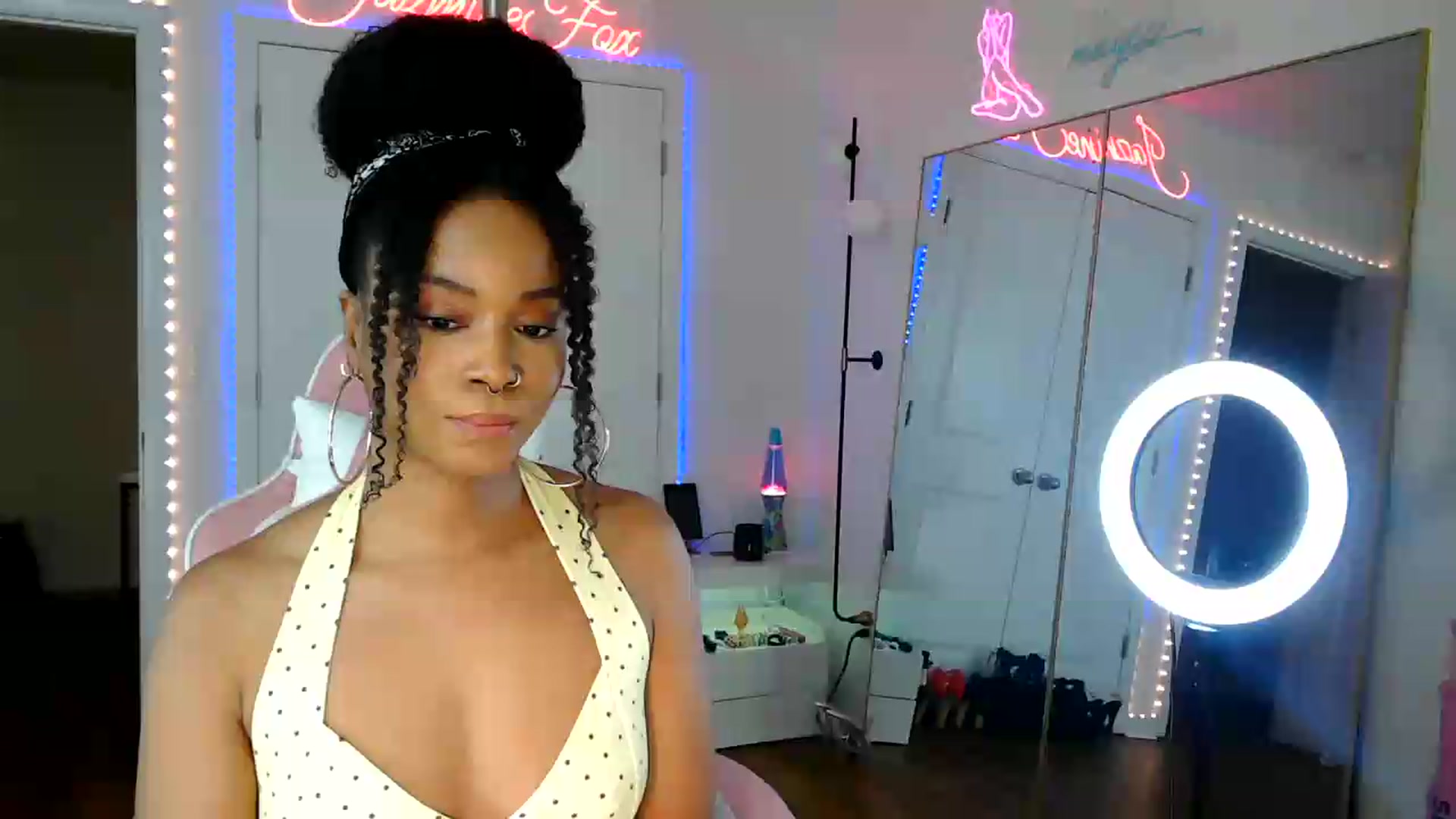 Gallery image thumbnail from Jazminefox's myfreecams stream on, 08/03/2026, 18:02 image 1 of 20