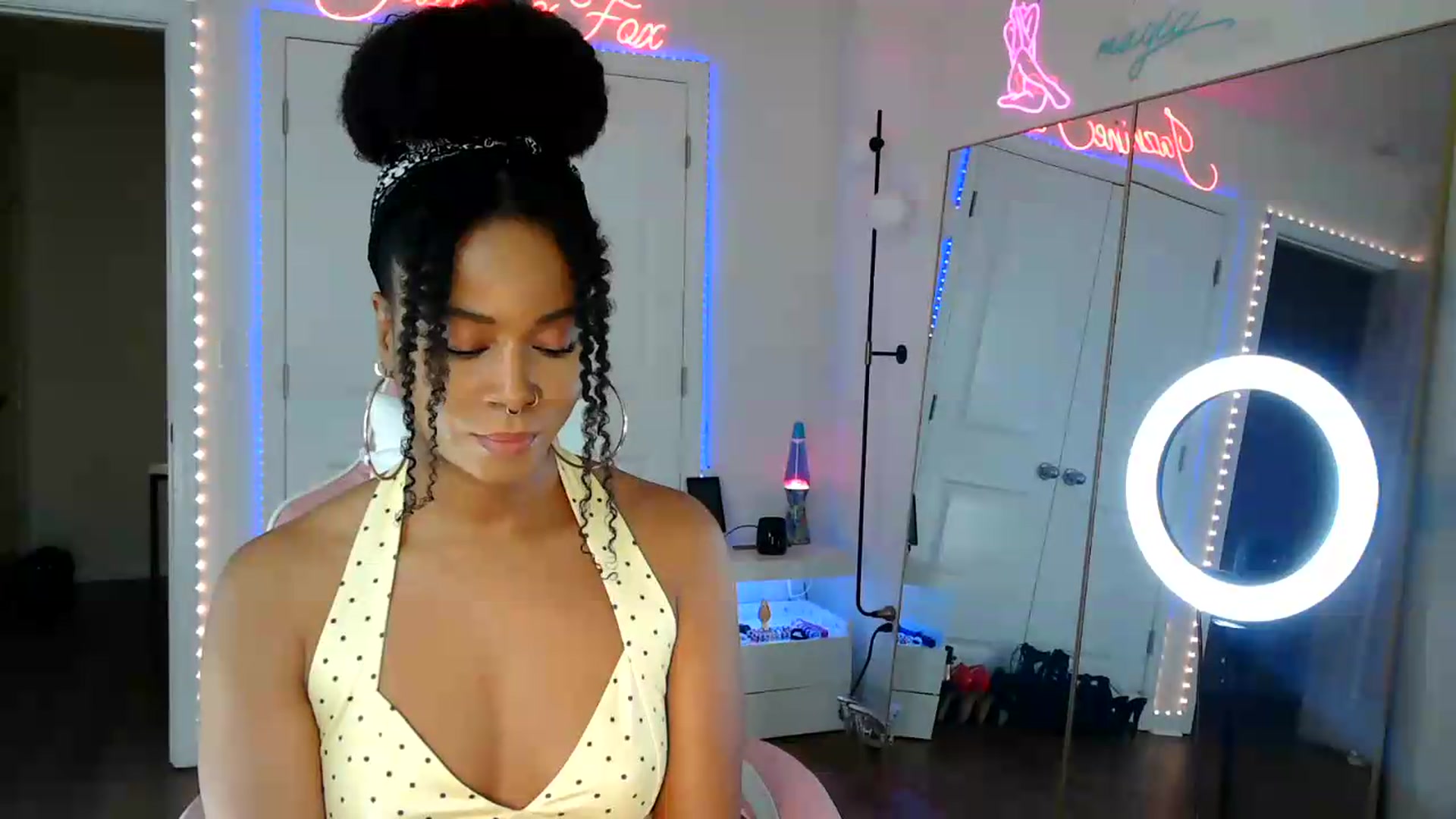 Gallery image thumbnail from Jazminefox's myfreecams stream on, 08/03/2026, 18:02 image 7 of 20