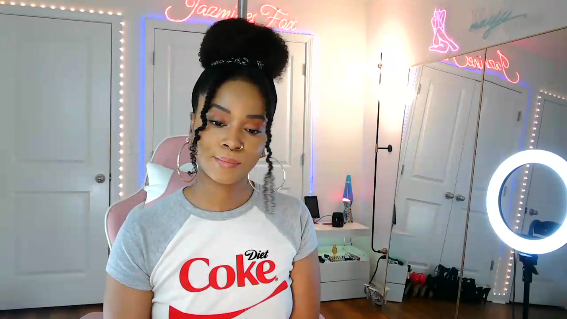 Gallery image thumbnail from Jazminefox's myfreecams stream on, 08/04/2026, 19:07 image 10 of 20