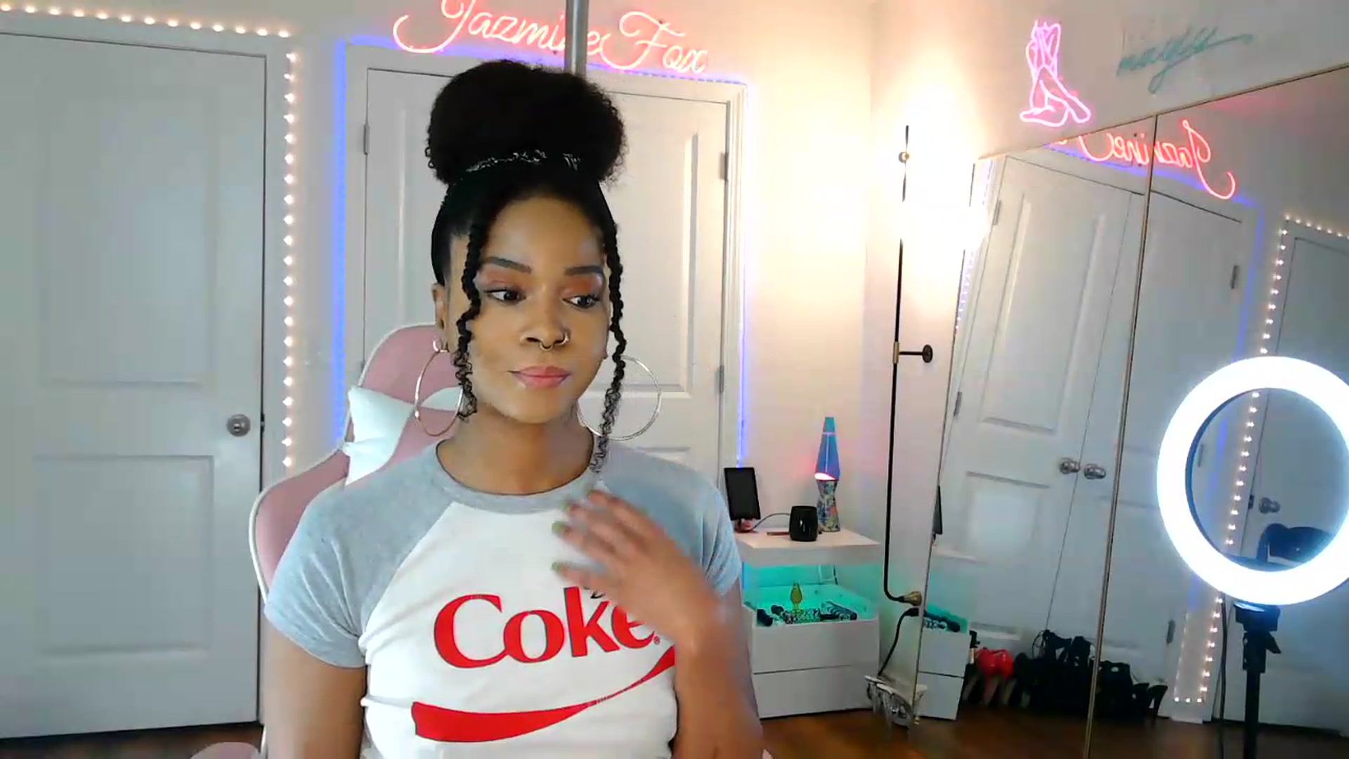 Gallery image thumbnail from Jazminefox's myfreecams stream on, 08/04/2026, 19:07 image 5 of 20