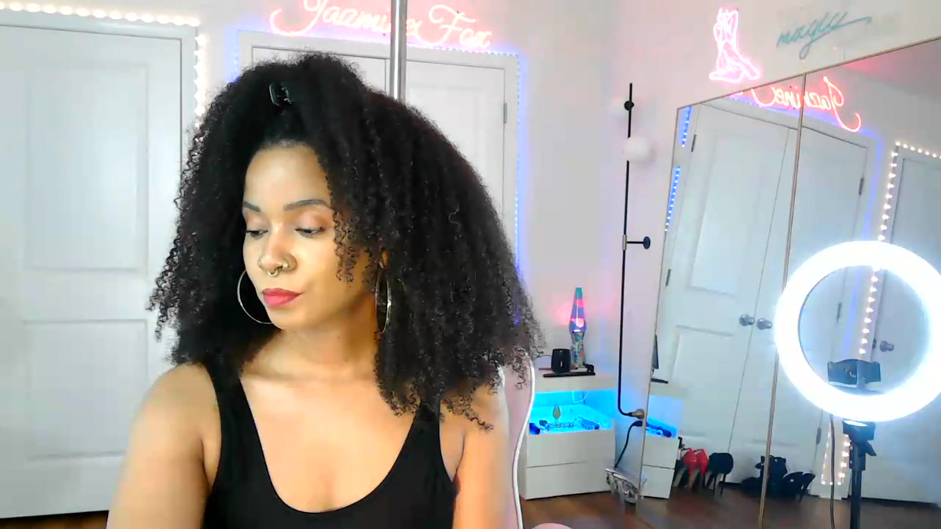 Gallery image thumbnail from Jazminefox's myfreecams stream on, 08/05/2026, 23:15 image 18 of 20