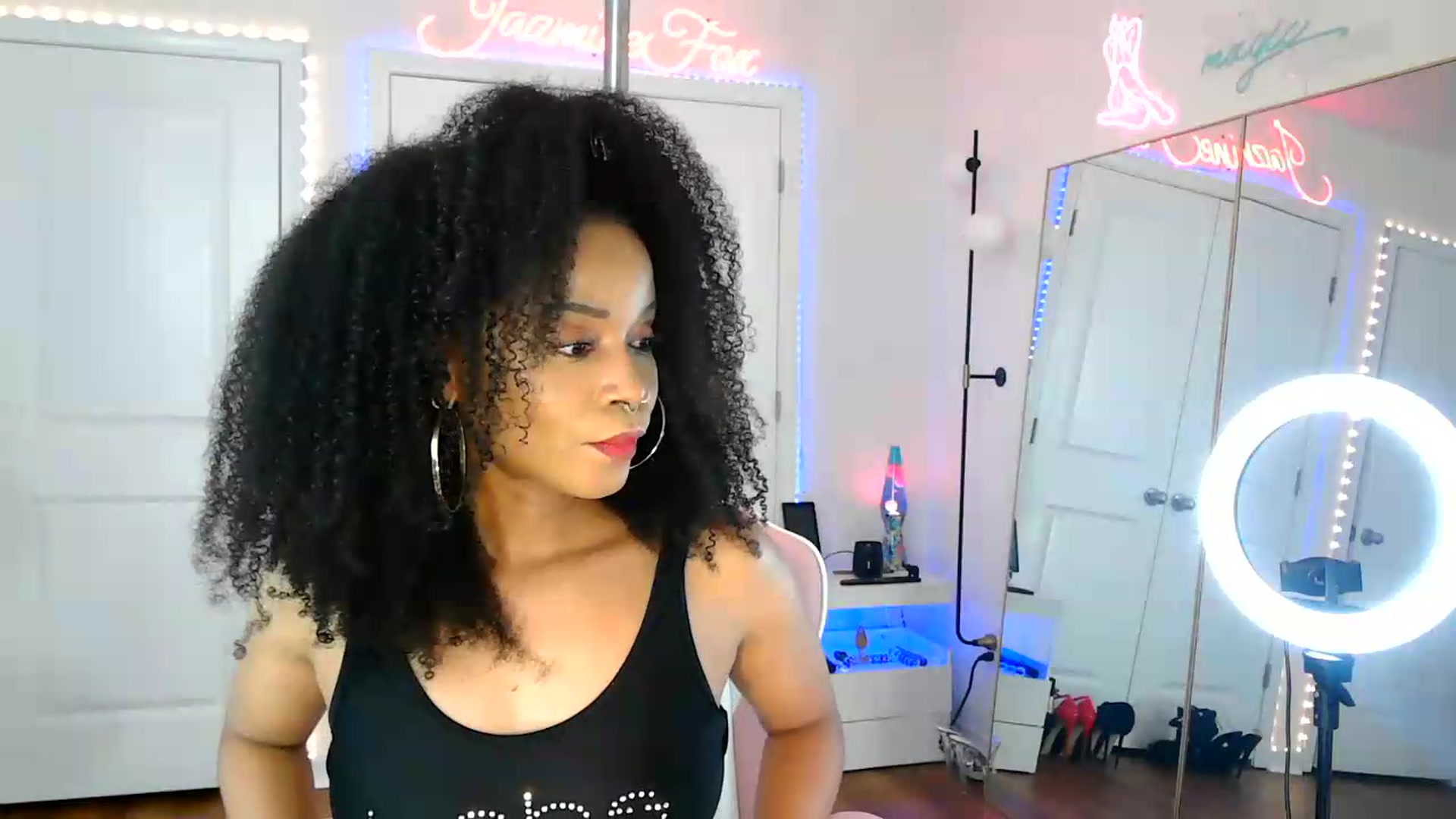 Gallery image thumbnail from Jazminefox's myfreecams stream on, 08/05/2026, 23:15 image 17 of 20