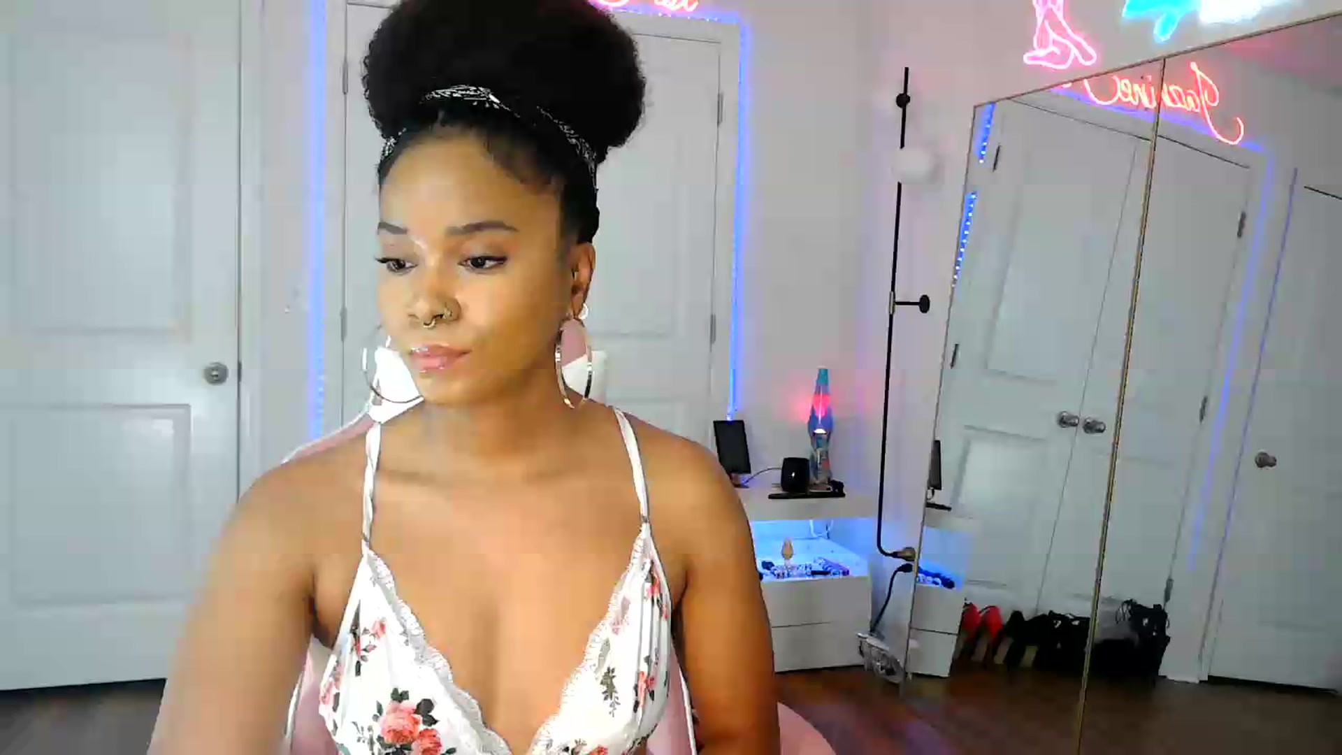 Gallery image thumbnail from Jazminefox's myfreecams stream on, 08/07/2026, 21:24 image 11 of 20