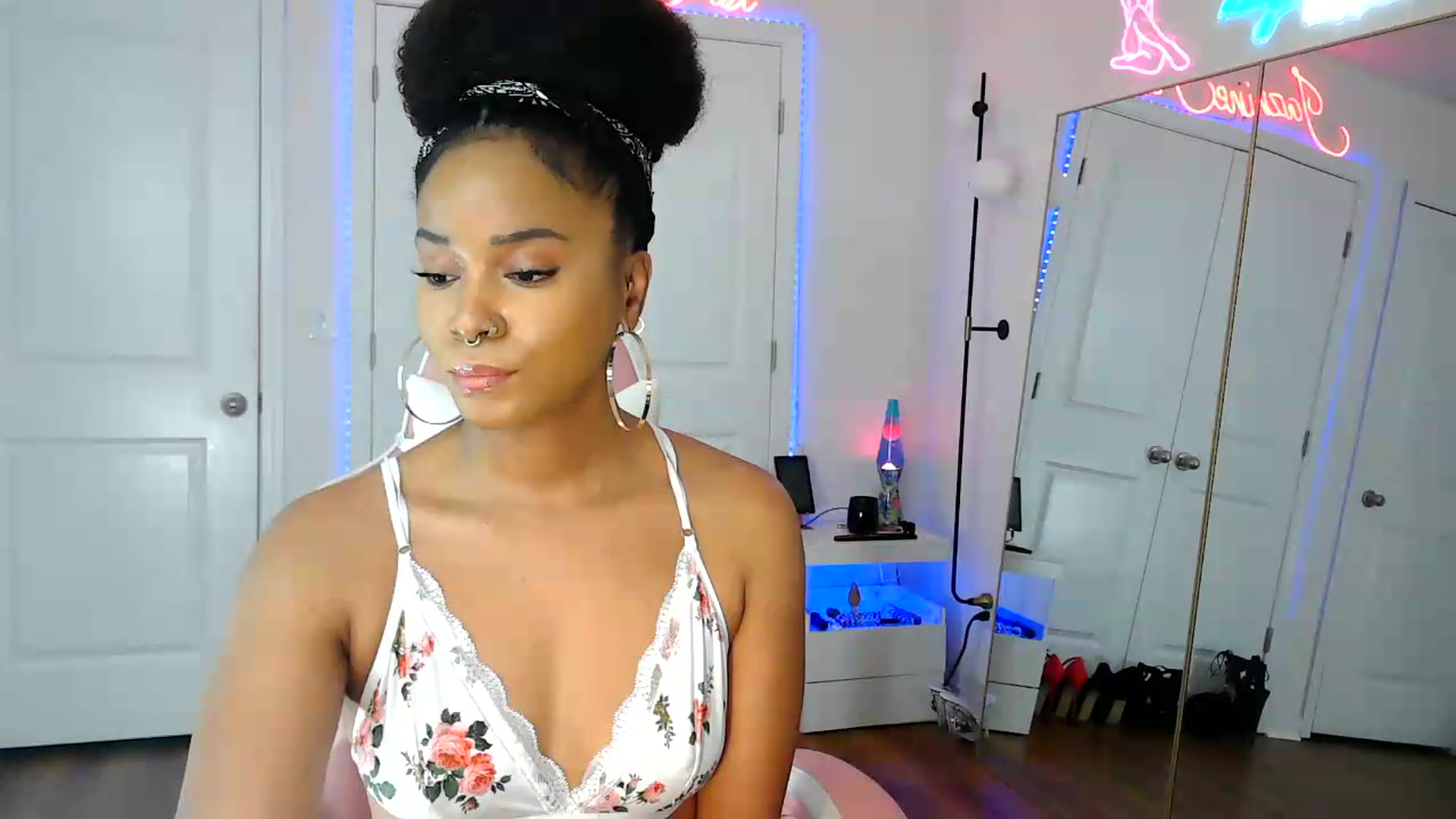 Gallery image thumbnail from Jazminefox's myfreecams stream on, 08/07/2026, 21:24 image 10 of 20