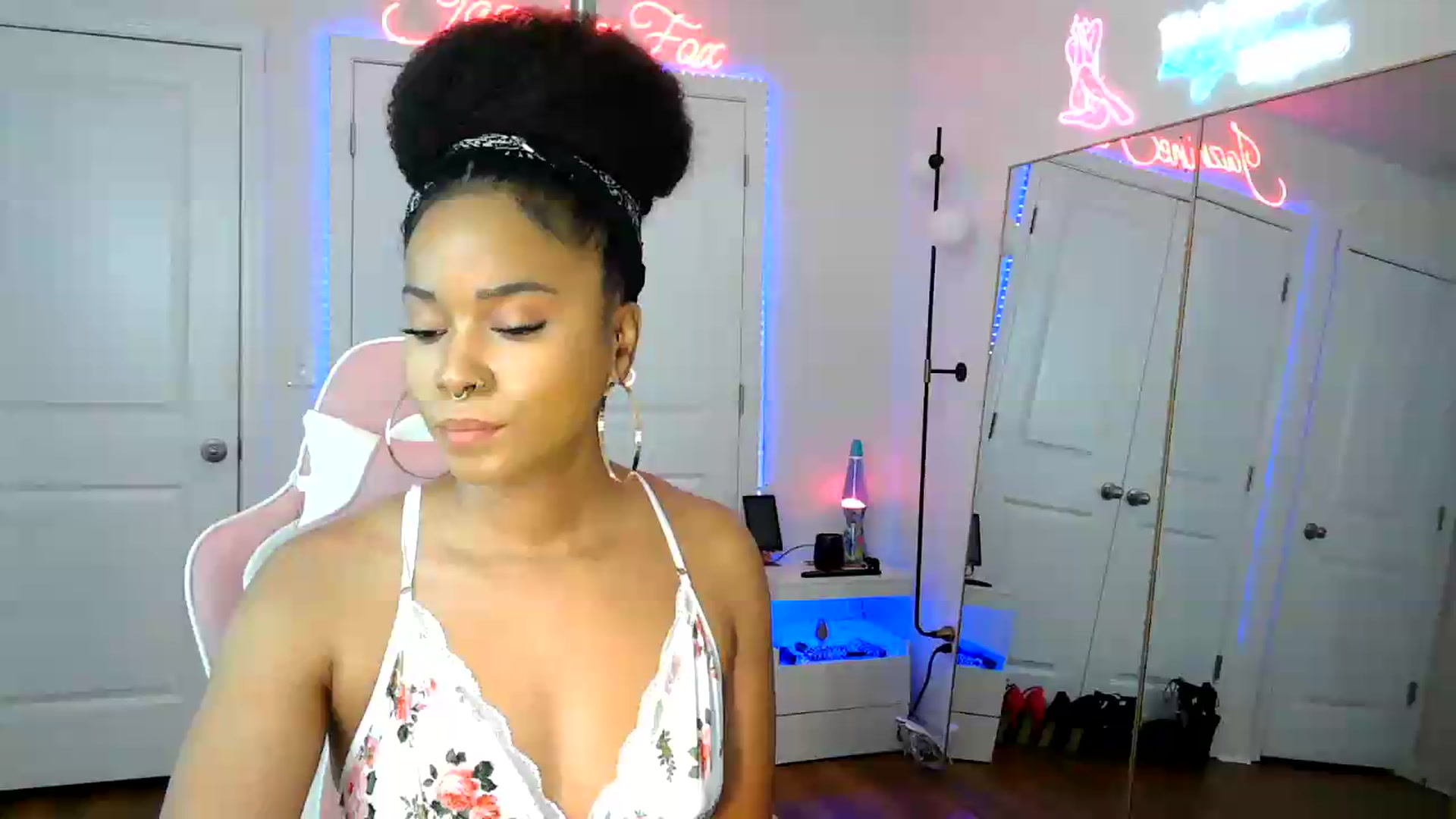 Gallery image thumbnail from Jazminefox's myfreecams stream on, 08/07/2026, 21:24 image 1 of 20