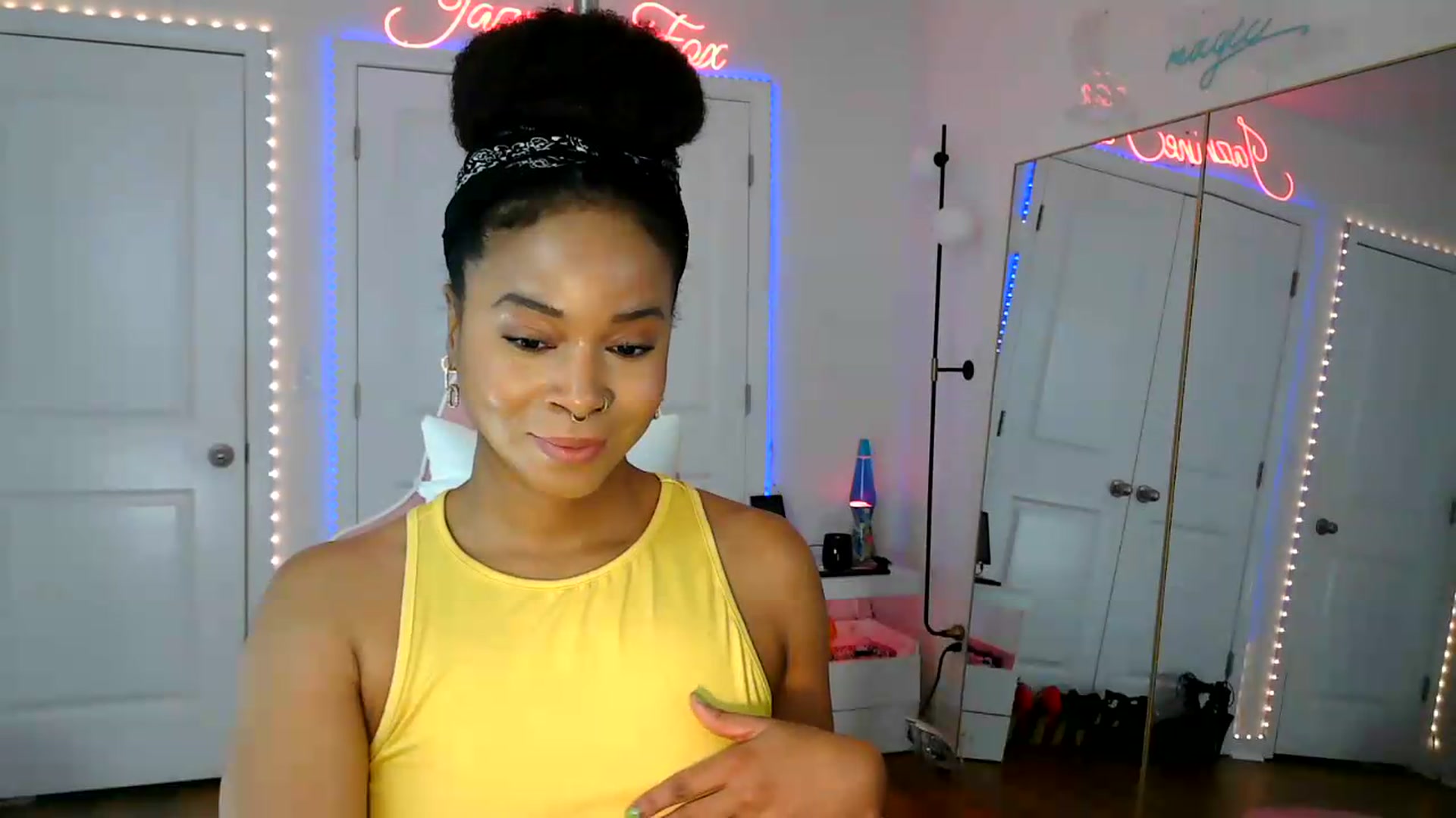 Gallery image thumbnail from Jazminefox's myfreecams stream on, 08/10/2026, 17:48 image 12 of 20