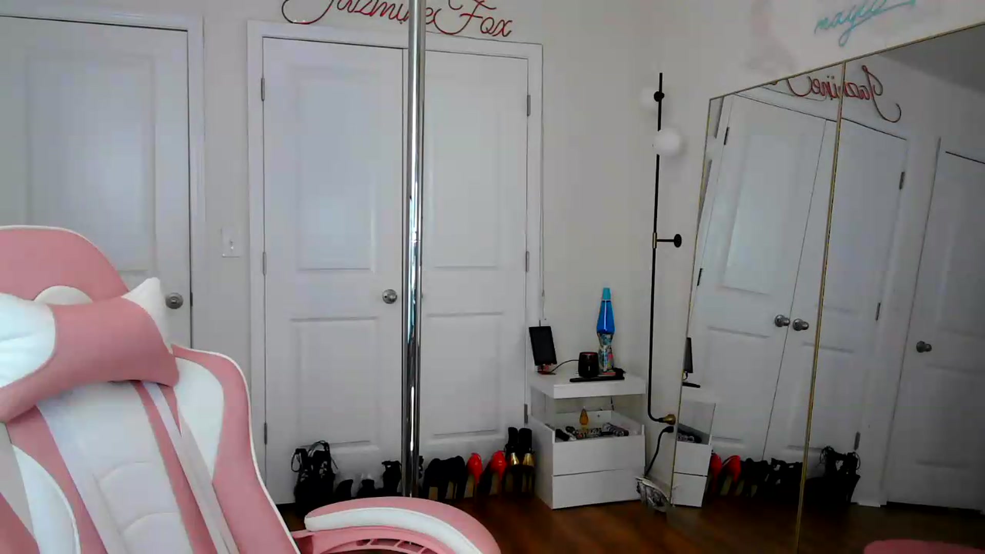 Gallery image thumbnail from Jazminefox's myfreecams stream on, 08/10/2026, 17:48 image 2 of 20