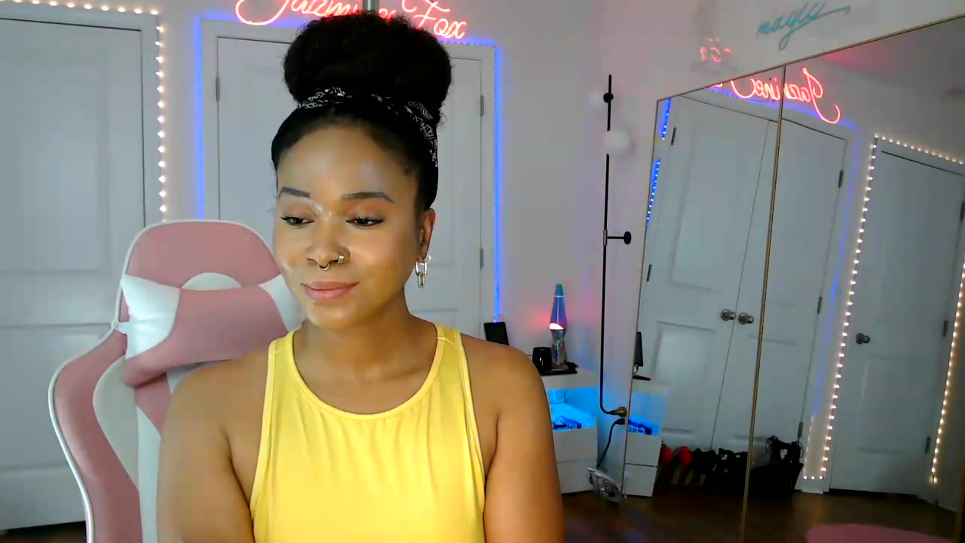 Gallery image thumbnail from Jazminefox's myfreecams stream on, 08/10/2026, 17:48 image 19 of 20