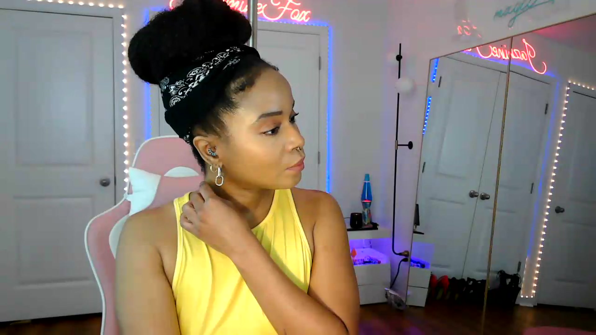 Gallery image thumbnail from Jazminefox's myfreecams stream on, 08/10/2026, 17:48 image 3 of 20