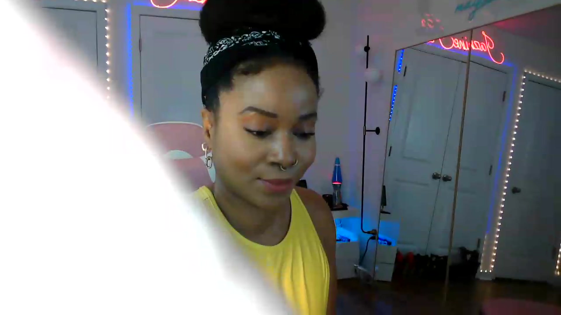 Gallery image thumbnail from Jazminefox's myfreecams stream on, 08/10/2026, 17:48 image 7 of 20