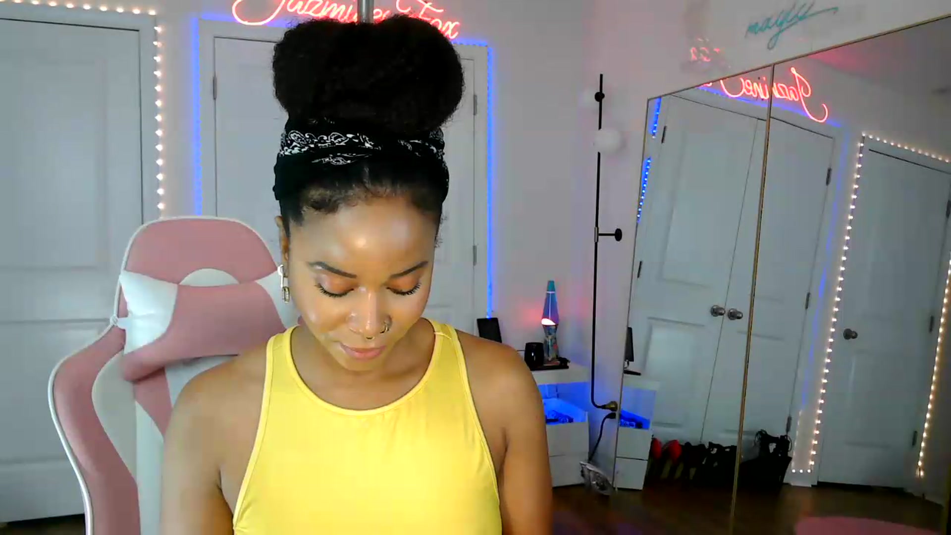Gallery image thumbnail from Jazminefox's myfreecams stream on, 08/10/2026, 17:48 image 20 of 20