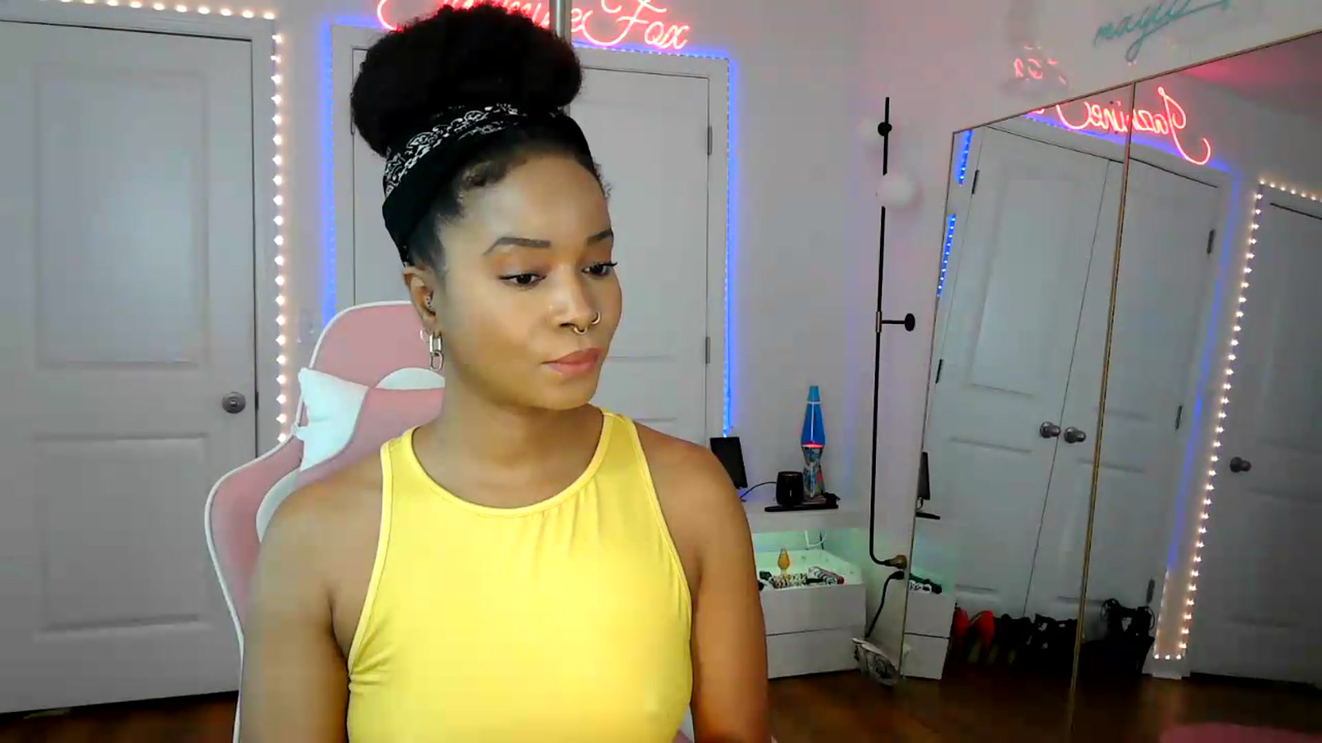 Gallery image thumbnail from Jazminefox's myfreecams stream on, 08/10/2026, 17:48 image 4 of 20