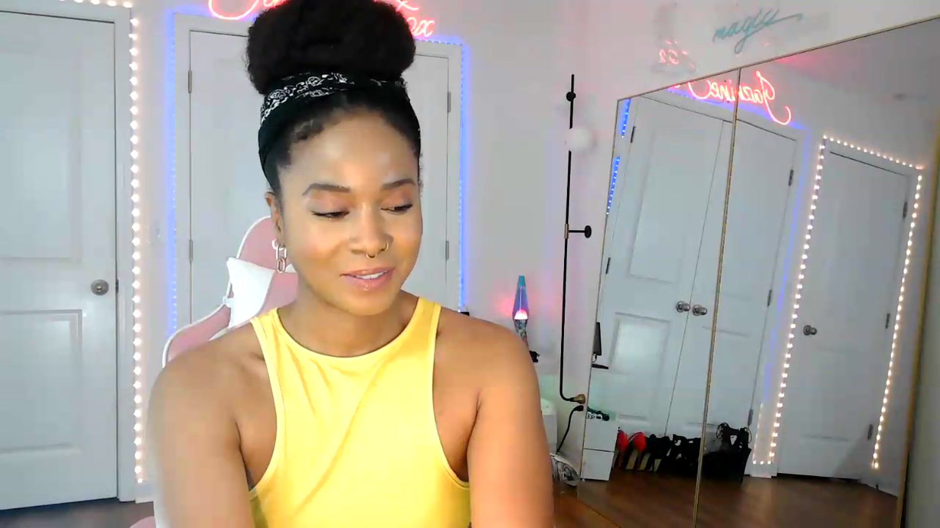 Gallery image thumbnail from Jazminefox's myfreecams stream on, 08/10/2026, 19:05 image 13 of 20