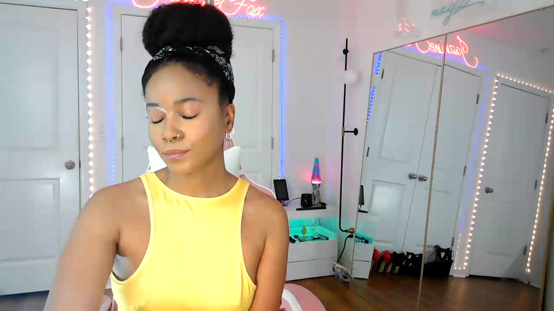 Gallery image thumbnail from Jazminefox's myfreecams stream on, 08/10/2026, 19:05 image 2 of 20