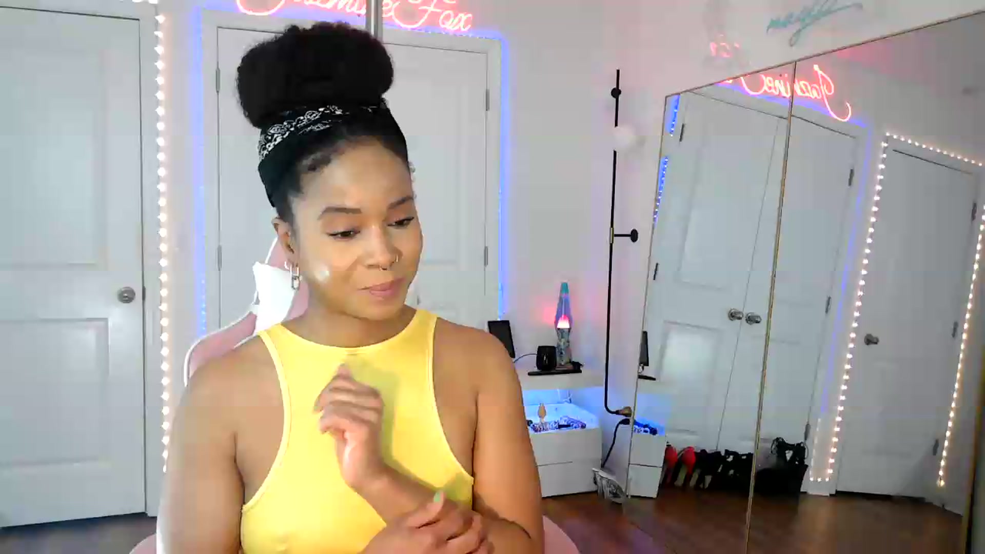 Gallery image thumbnail from Jazminefox's myfreecams stream on, 08/10/2026, 19:05 image 9 of 20