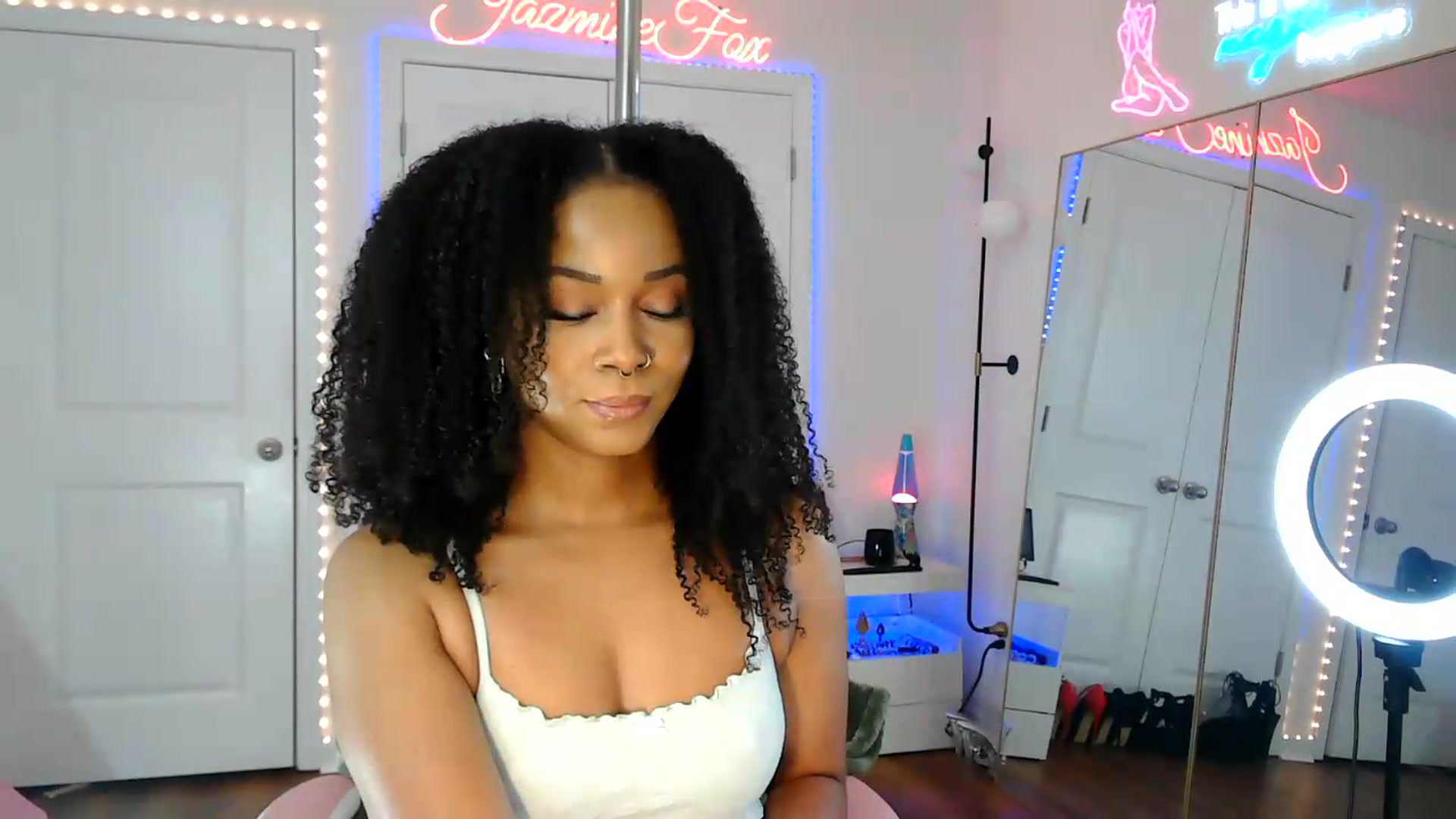 Gallery image thumbnail from Jazminefox's myfreecams stream on, 08/12/2026, 17:31 image 3 of 20