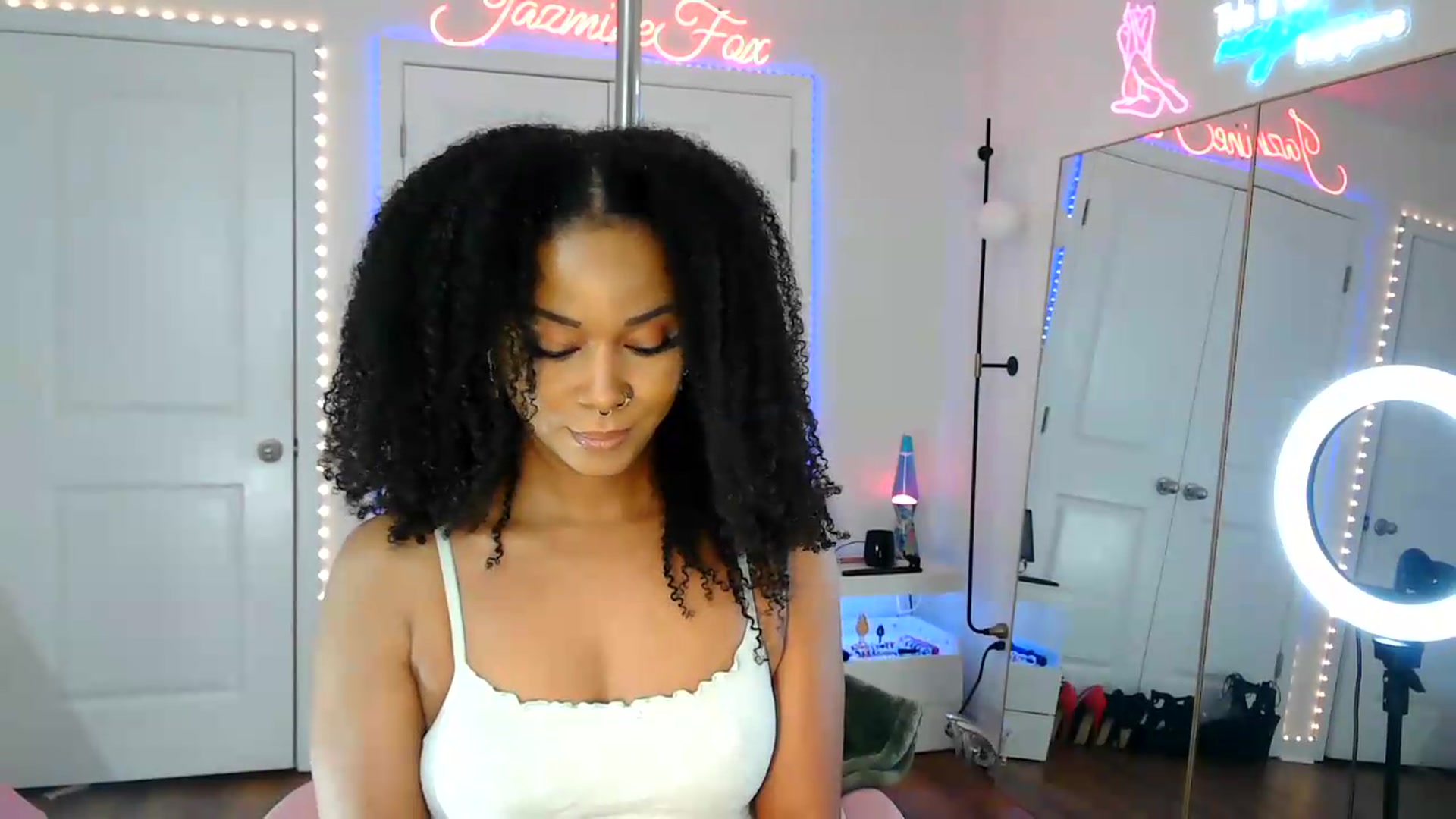 Gallery image thumbnail from Jazminefox's myfreecams stream on, 08/12/2026, 17:31 image 2 of 20