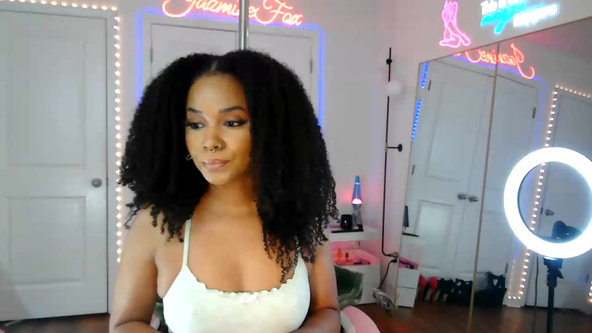 Gallery image thumbnail from Jazminefox's myfreecams stream on, 08/12/2026, 17:31 image 19 of 20