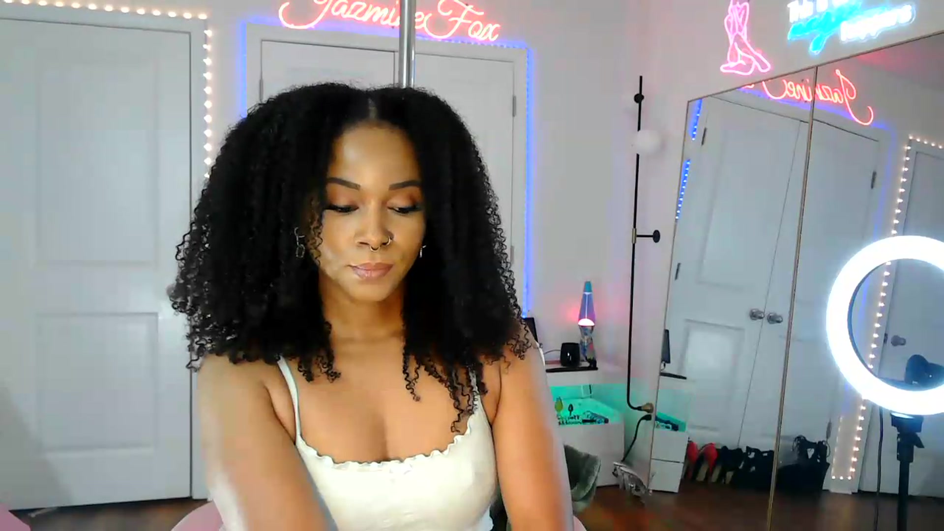 Gallery image thumbnail from Jazminefox's myfreecams stream on, 08/12/2026, 17:31 image 8 of 20