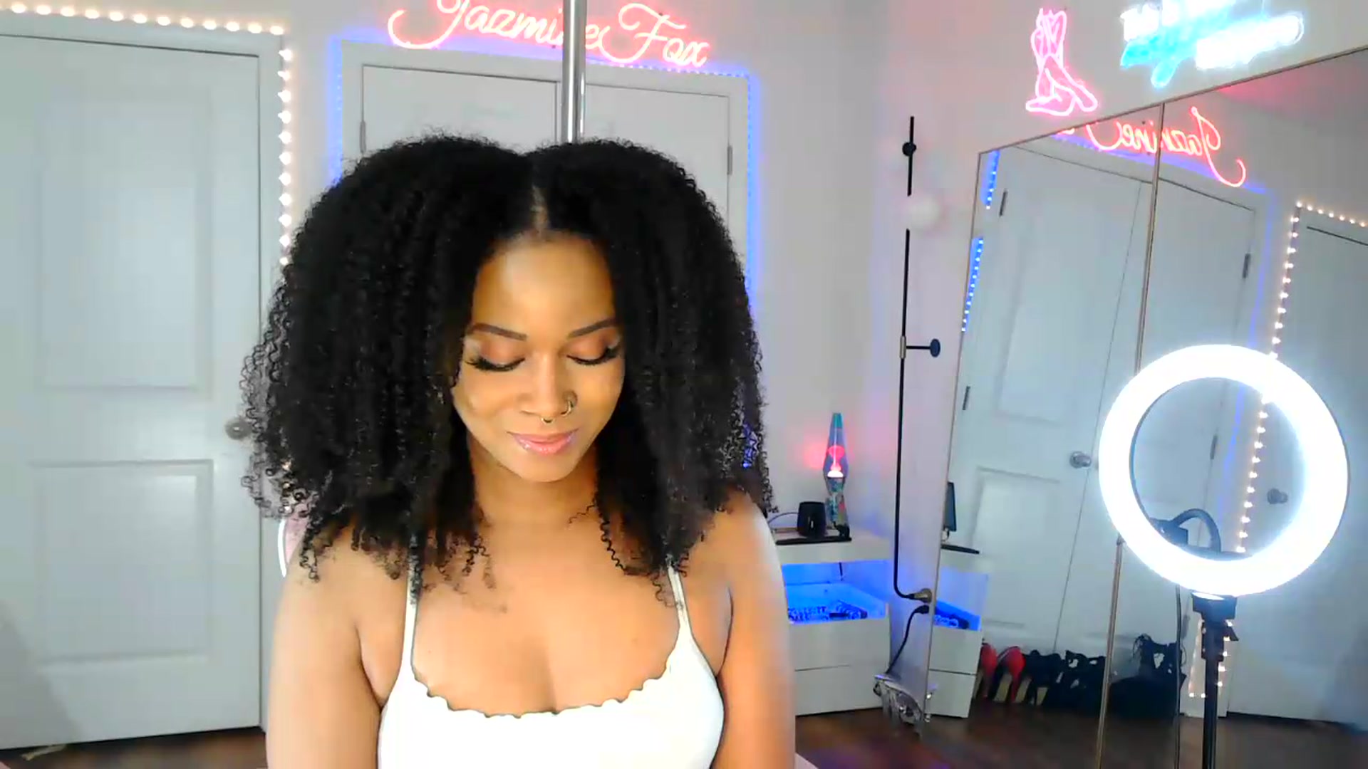Gallery image thumbnail from Jazminefox's myfreecams stream on, 08/12/2026, 22:01 image 16 of 20
