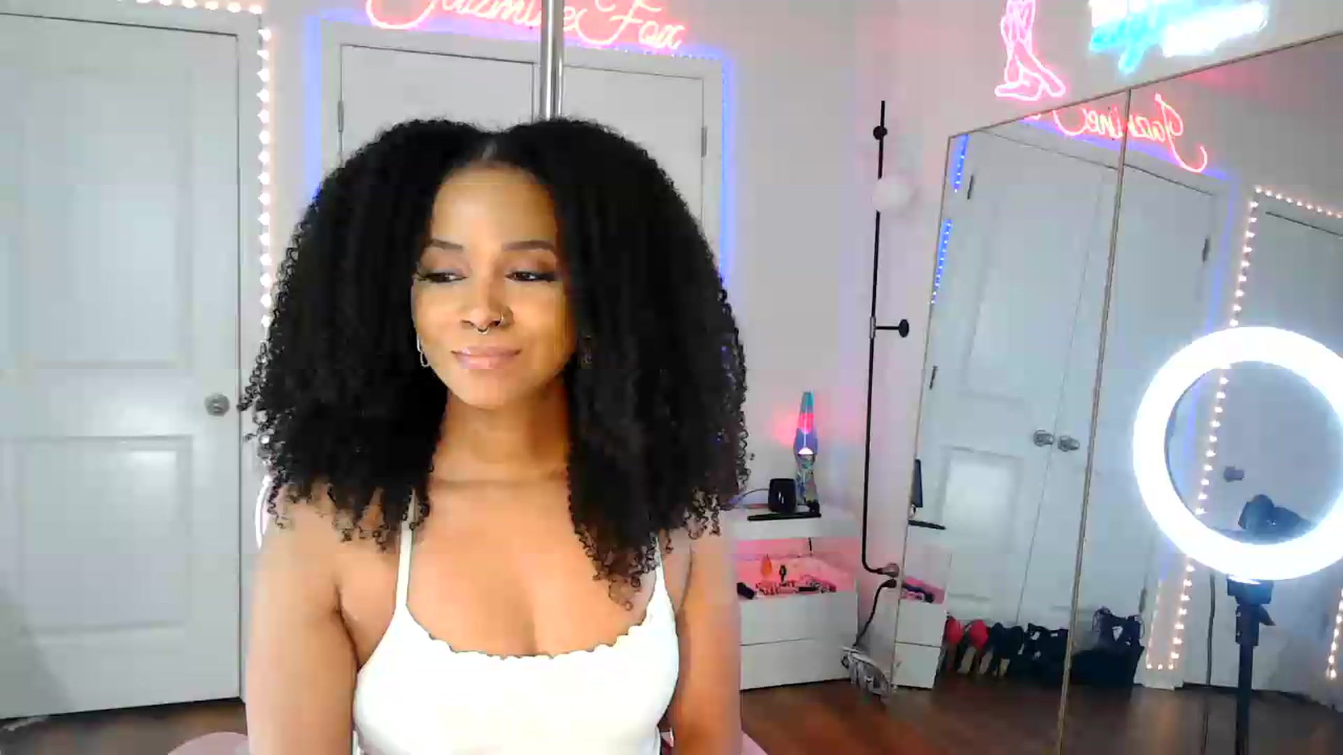 Gallery image thumbnail from Jazminefox's myfreecams stream on, 08/12/2026, 22:01 image 3 of 20
