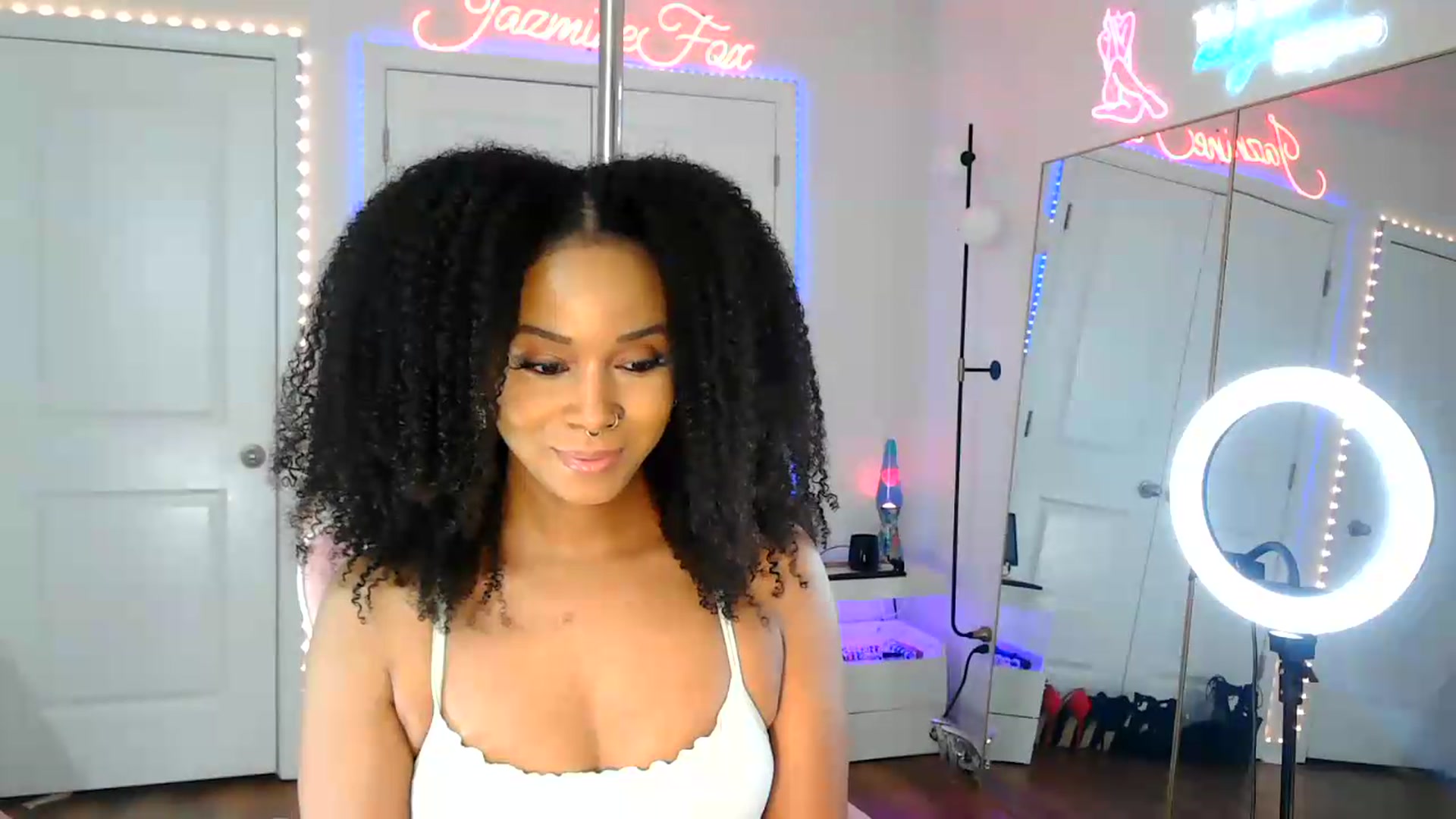 Gallery image thumbnail from Jazminefox's myfreecams stream on, 08/12/2026, 22:01 image 17 of 20