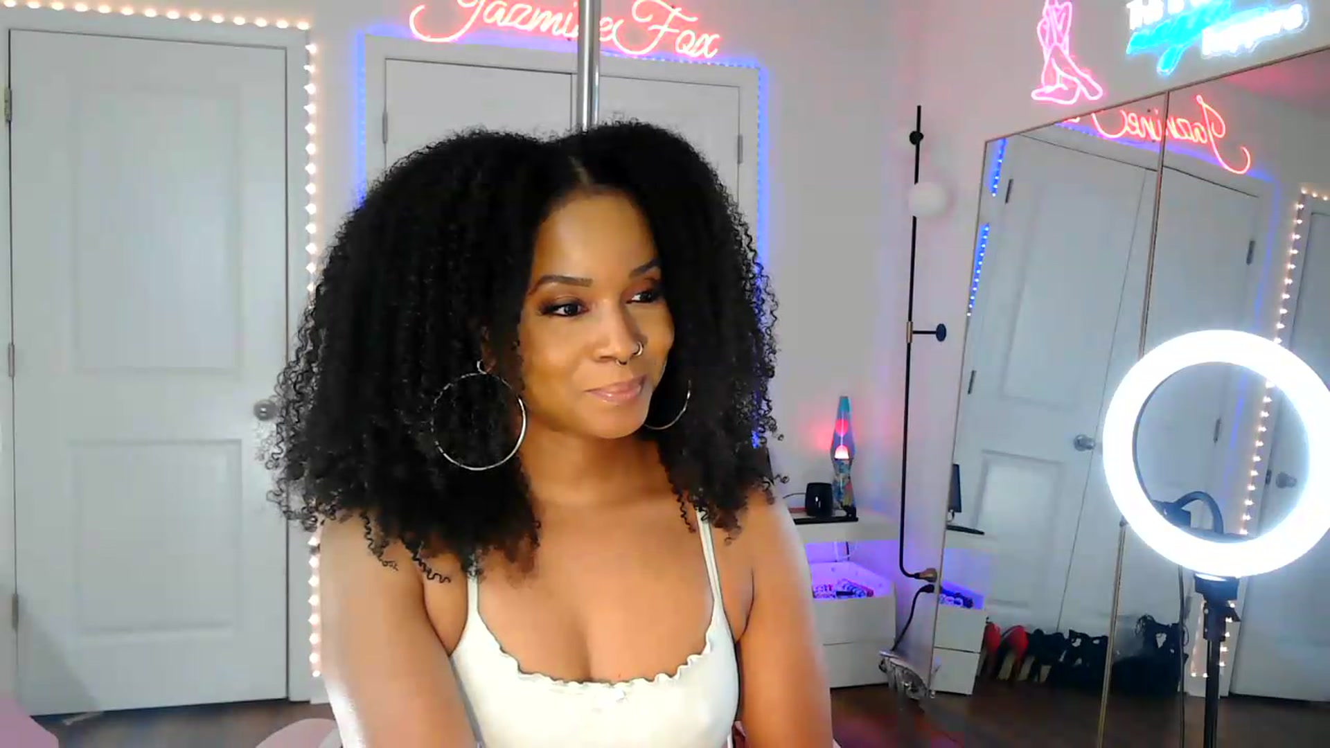 Gallery image thumbnail from Jazminefox's myfreecams stream on, 08/12/2026, 22:44 image 4 of 20