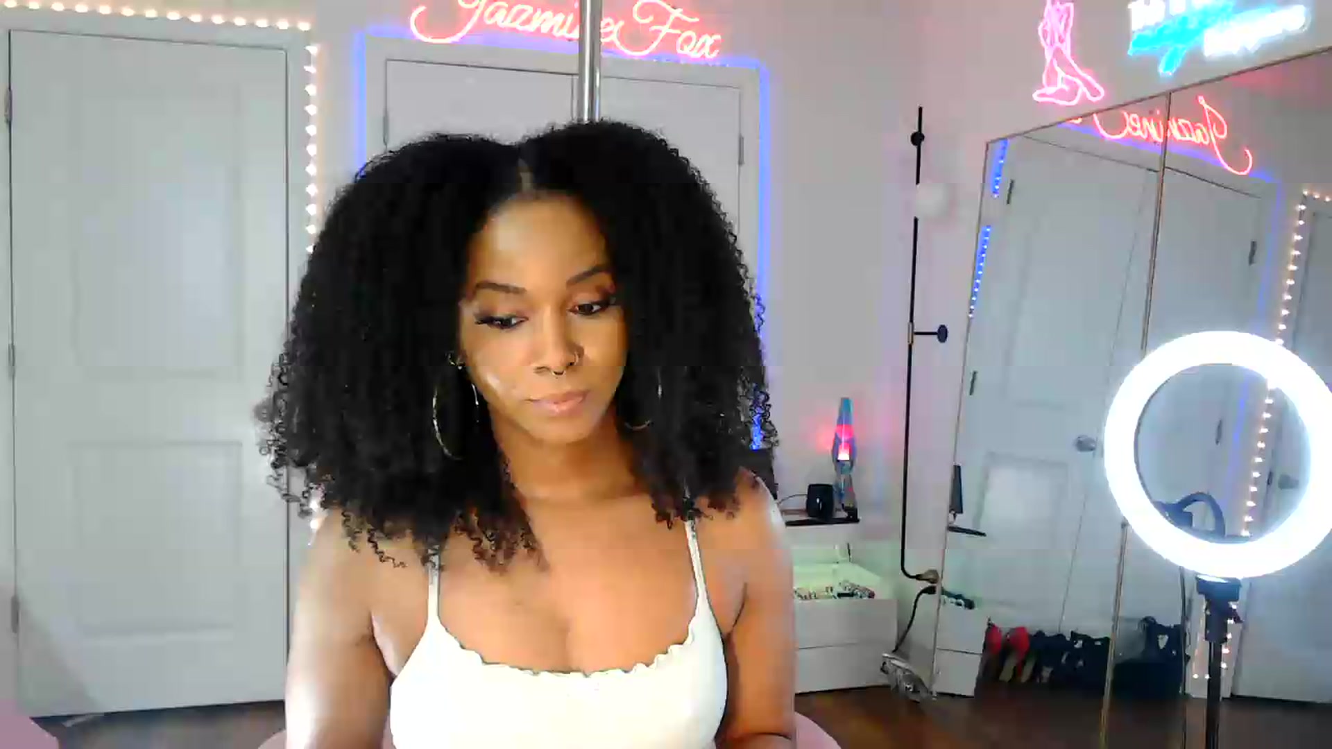 Gallery image thumbnail from Jazminefox's myfreecams stream on, 08/12/2026, 22:44 image 1 of 20