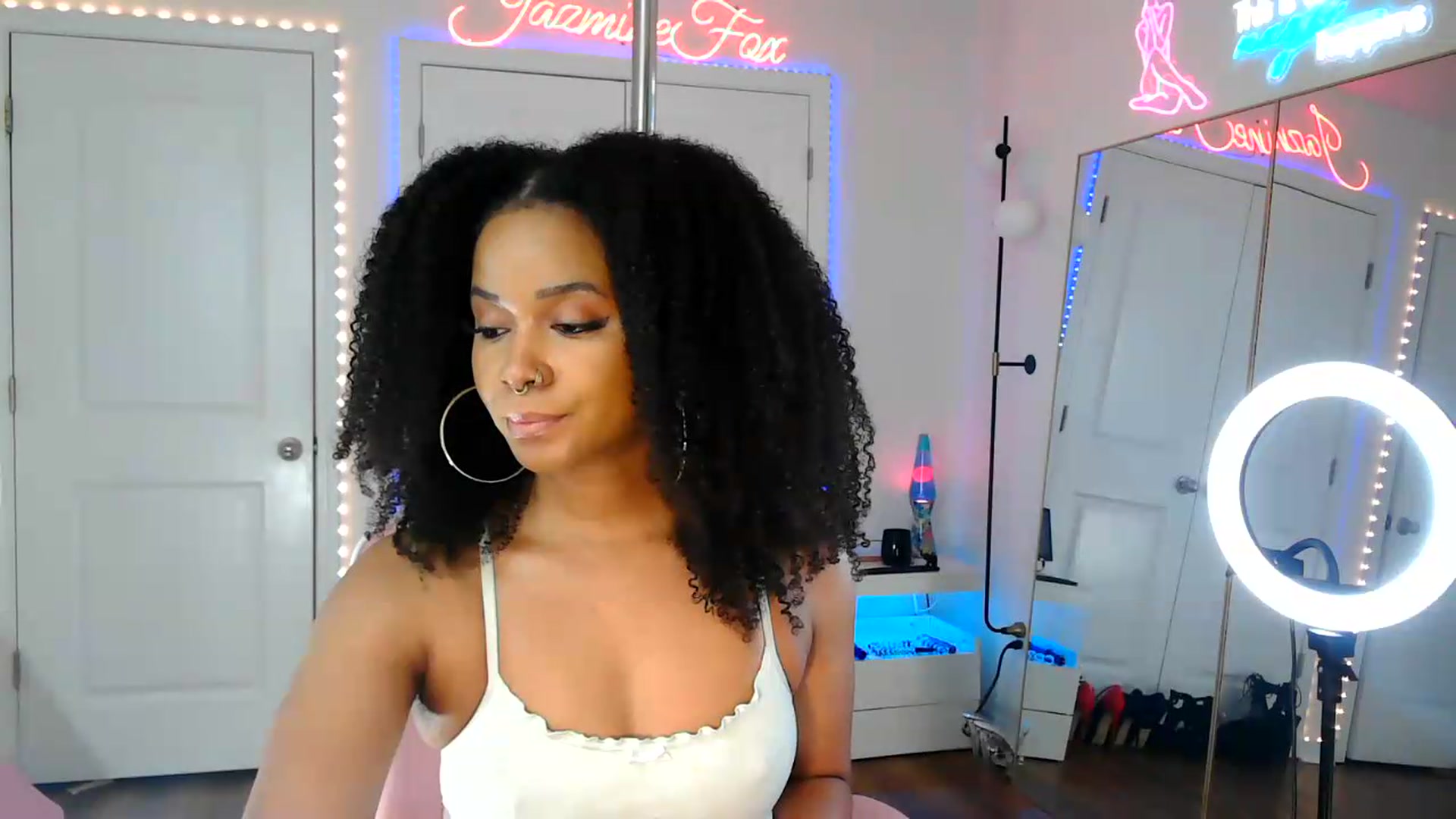Gallery image thumbnail from Jazminefox's myfreecams stream on, 08/12/2026, 22:44 image 12 of 20