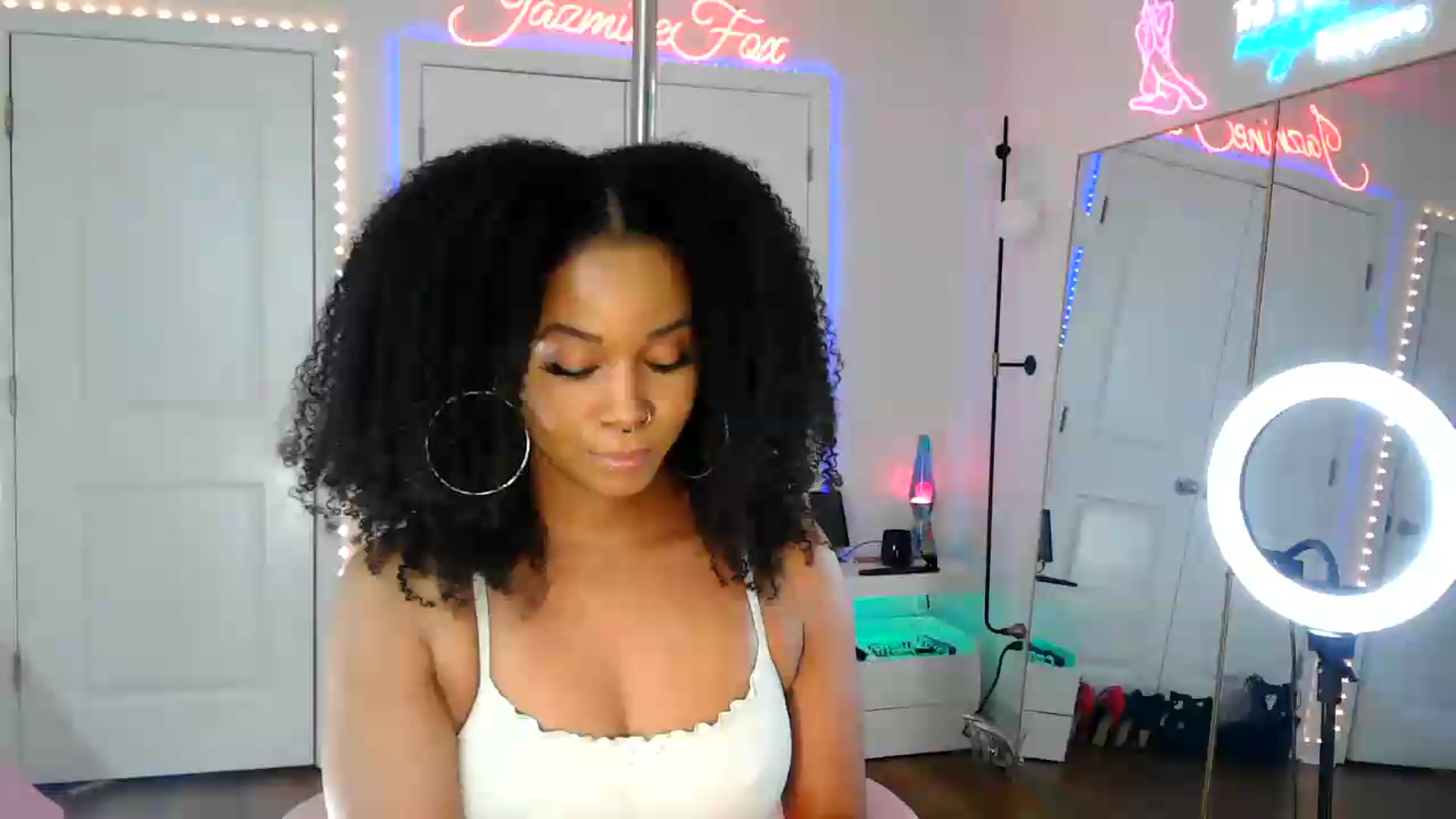 Gallery image thumbnail from Jazminefox's myfreecams stream on, 08/12/2026, 22:44 image 2 of 20