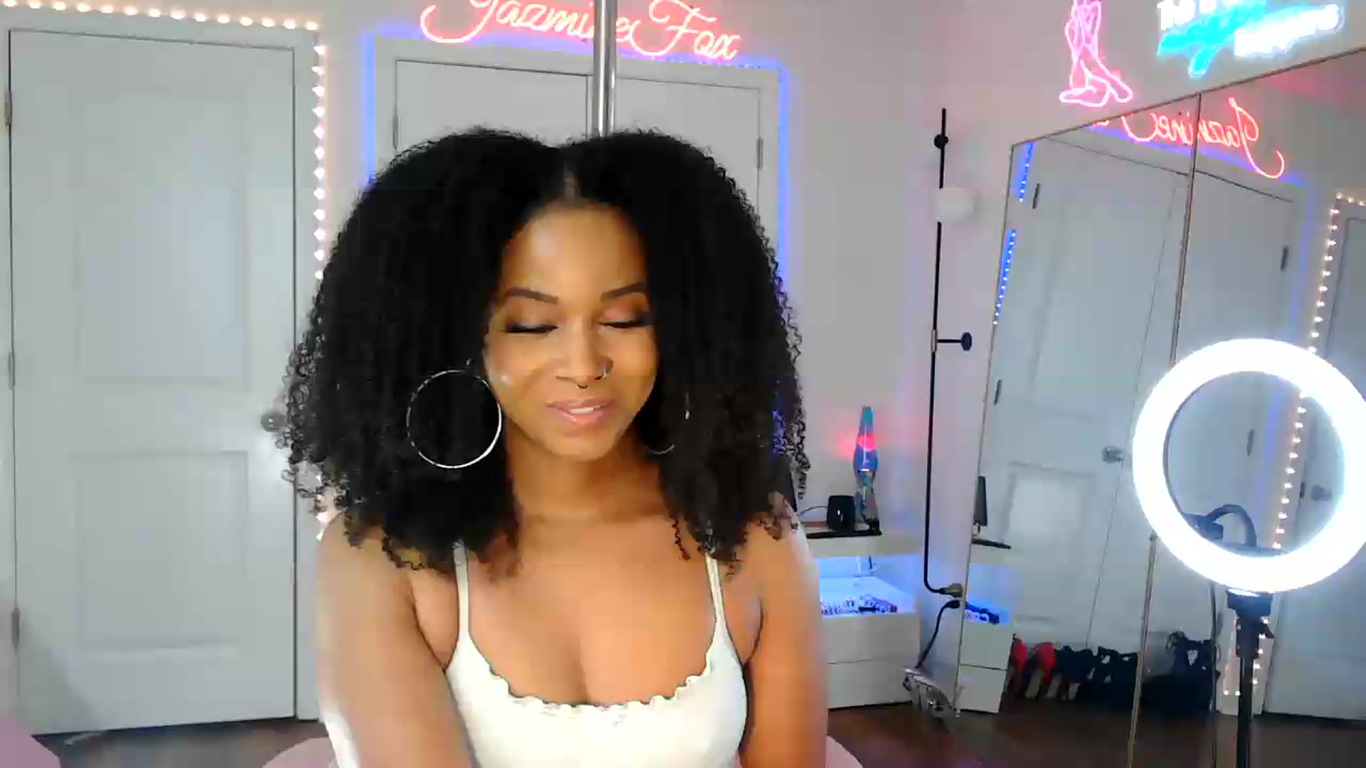 Gallery image thumbnail from Jazminefox's myfreecams stream on, 08/12/2026, 22:44 image 3 of 20