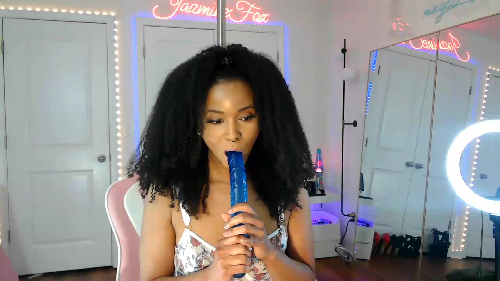 Gallery image thumbnail from Jazminefox's myfreecams stream on, 08/13/2026, 20:50 image 17 of 20