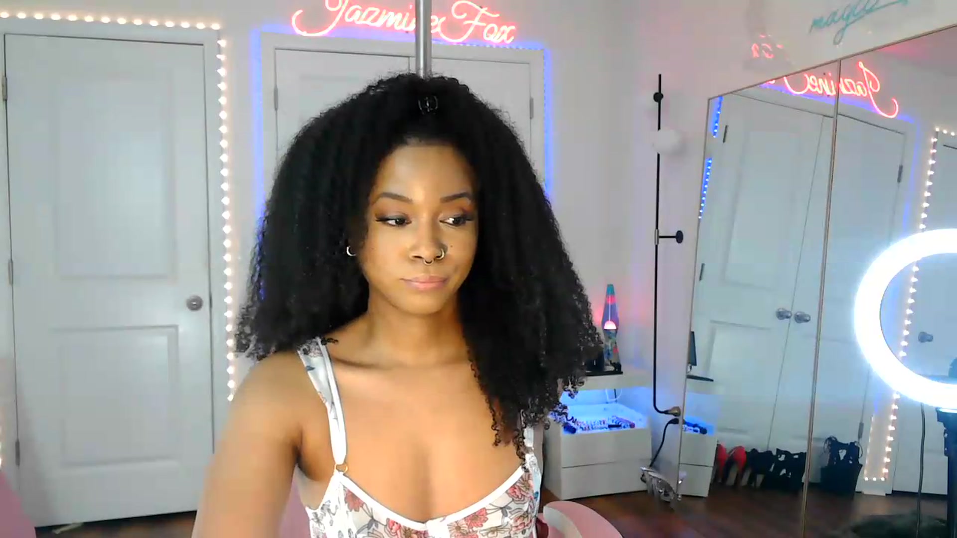 Gallery image thumbnail from Jazminefox's myfreecams stream on, 08/13/2026, 20:50 image 16 of 20