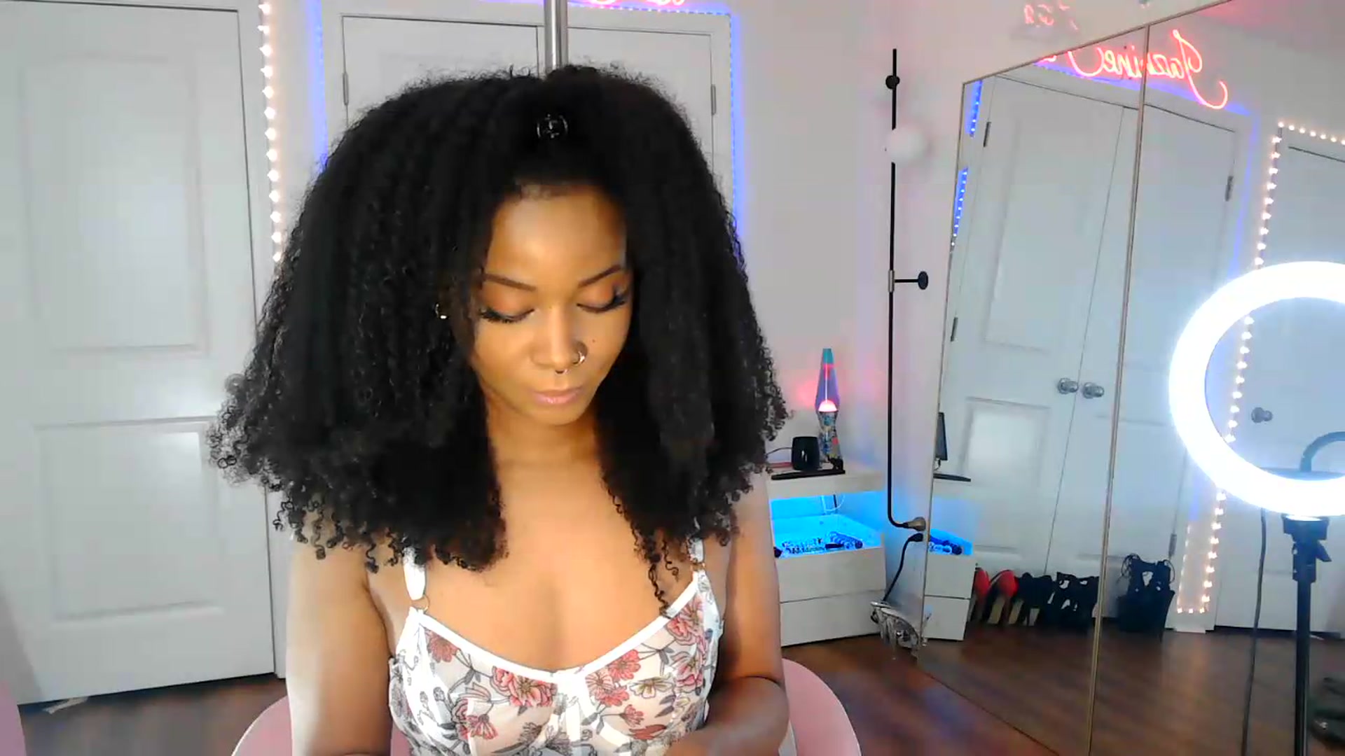 Gallery image thumbnail from Jazminefox's myfreecams stream on, 08/13/2026, 20:50 image 6 of 20