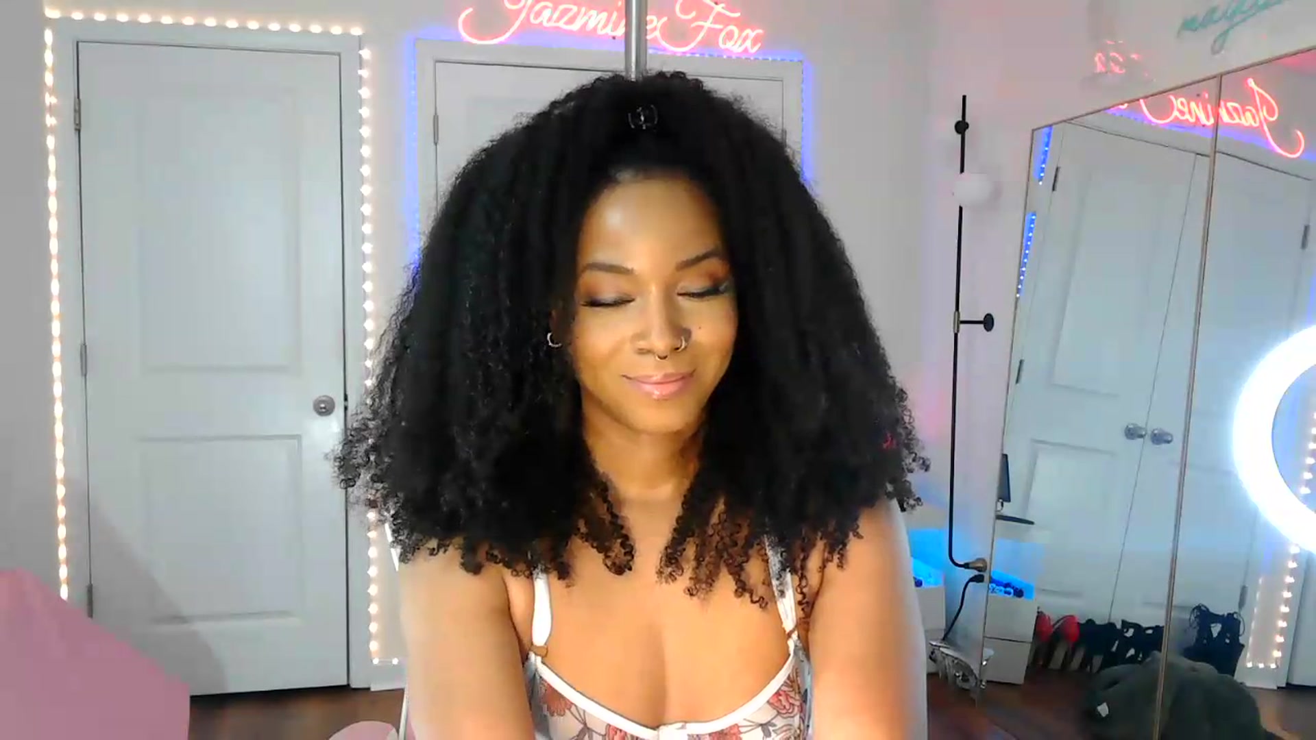 Gallery image thumbnail from Jazminefox's myfreecams stream on, 08/13/2026, 21:37 image 15 of 20