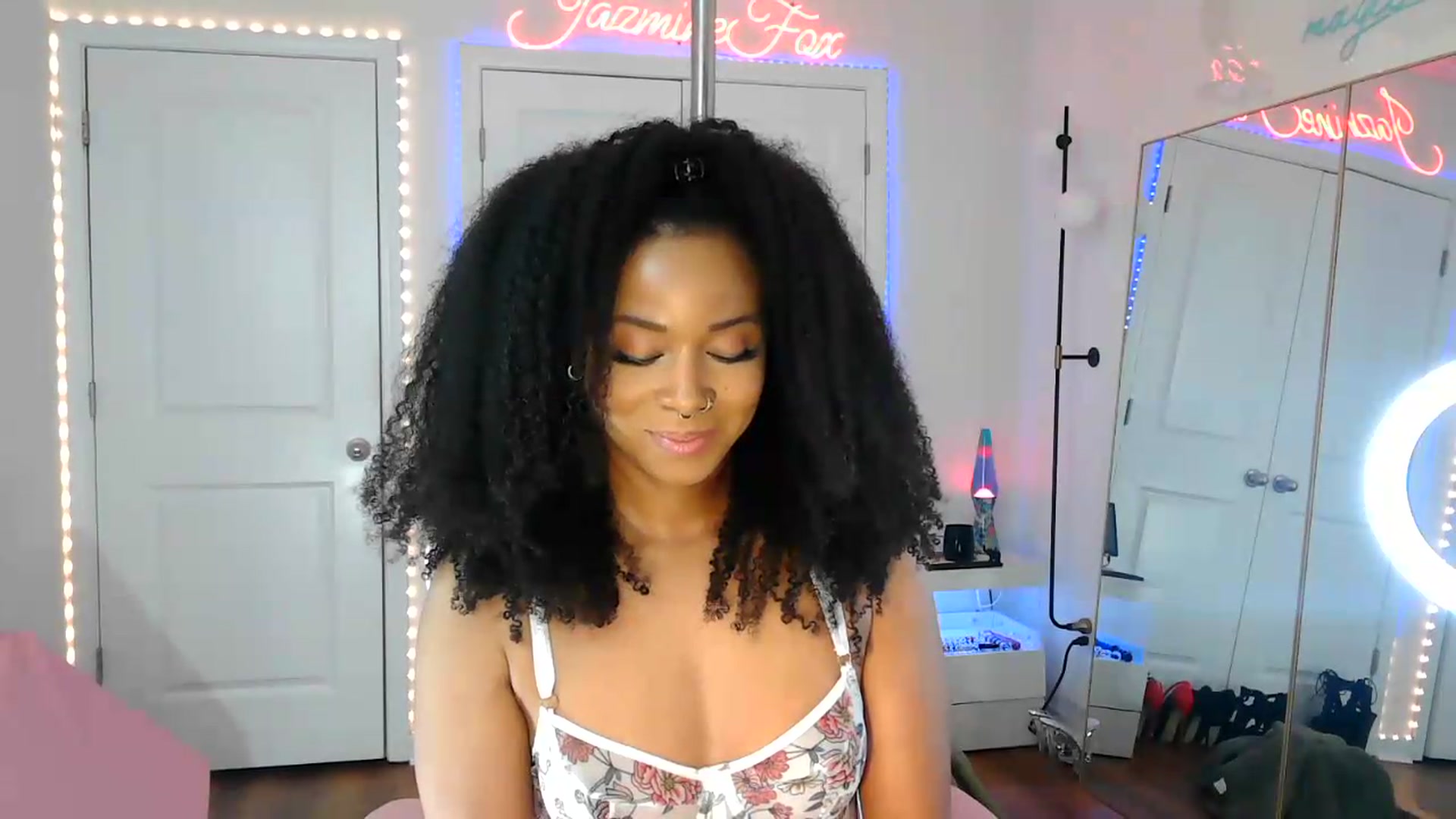 Gallery image thumbnail from Jazminefox's myfreecams stream on, 08/13/2026, 21:37 image 16 of 20