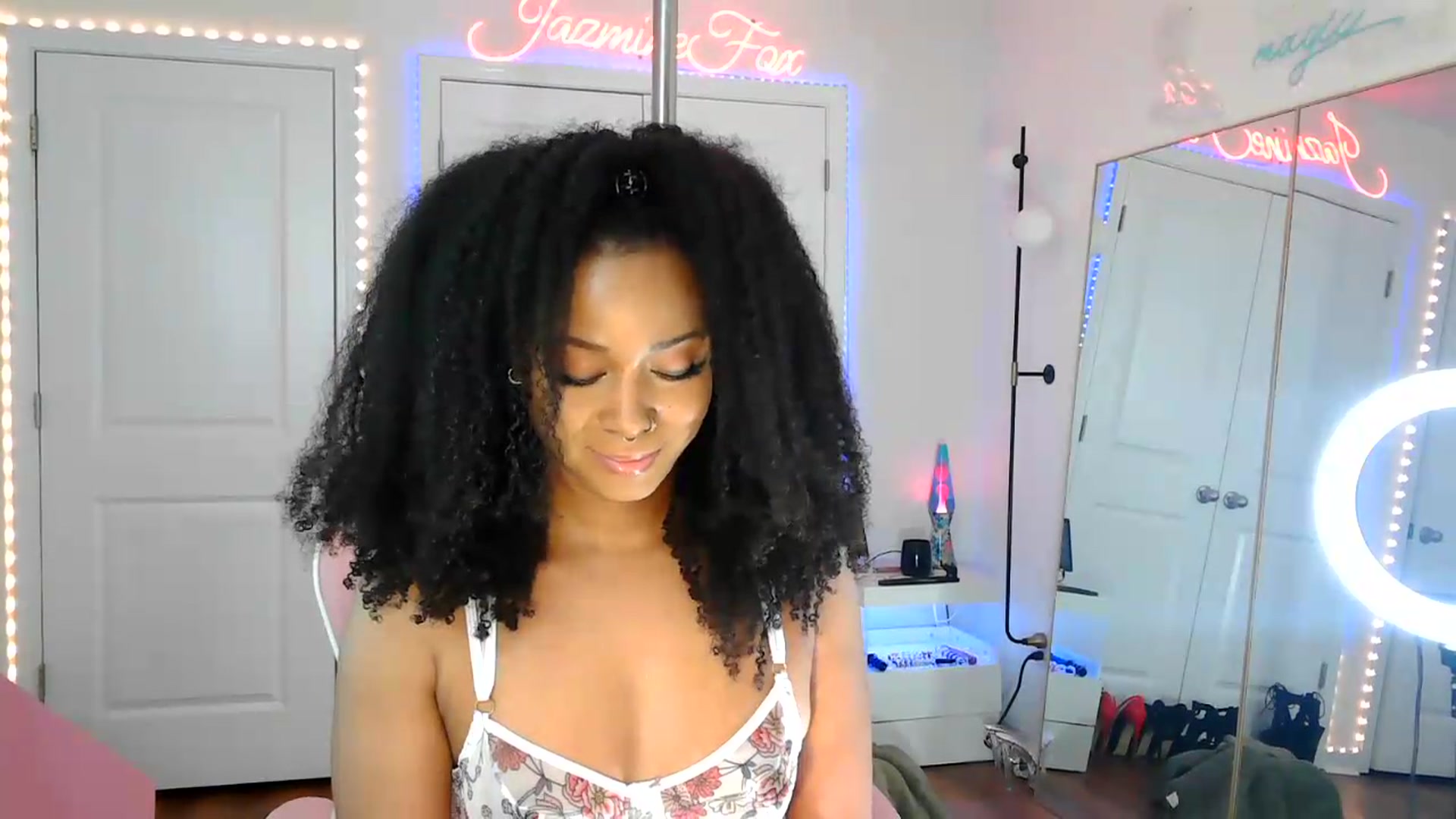 Gallery image thumbnail from Jazminefox's myfreecams stream on, 08/13/2026, 21:37 image 5 of 20