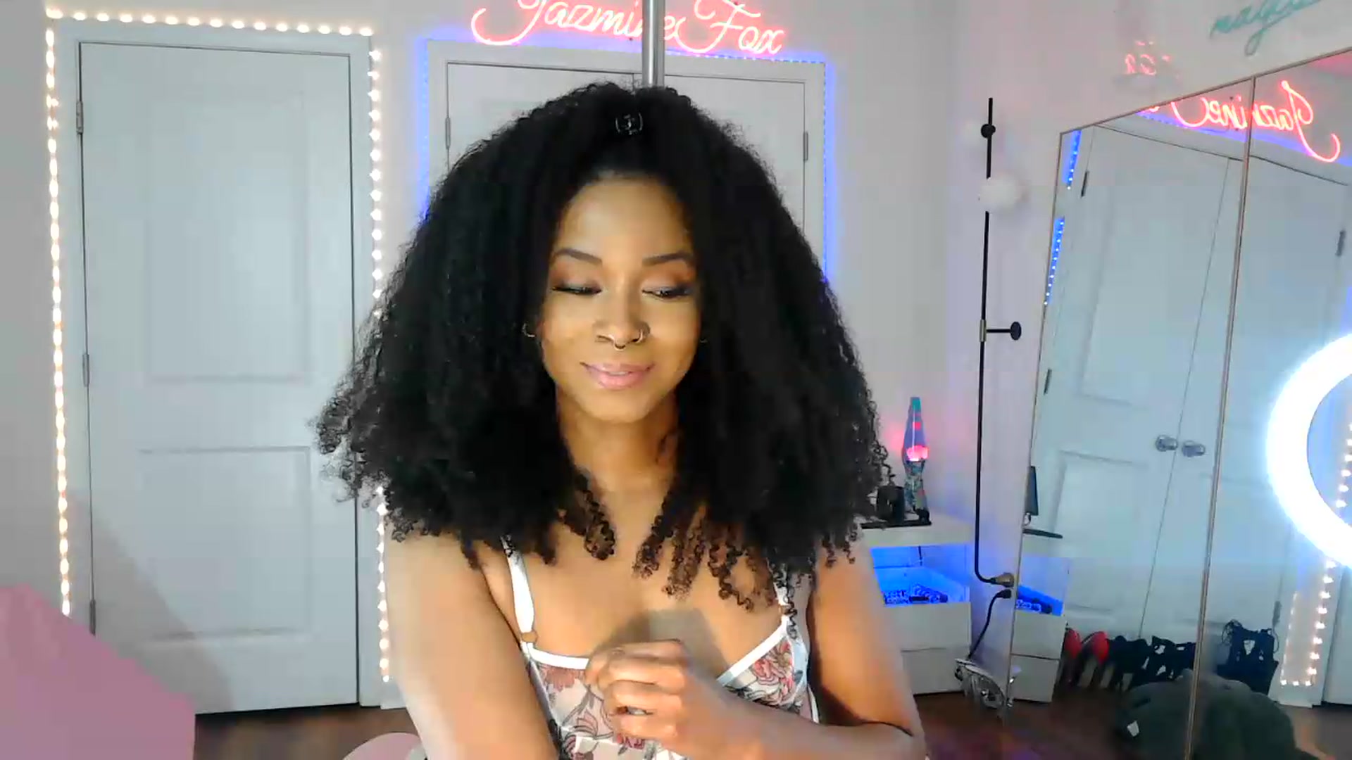 Gallery image thumbnail from Jazminefox's myfreecams stream on, 08/13/2026, 21:37 image 14 of 20