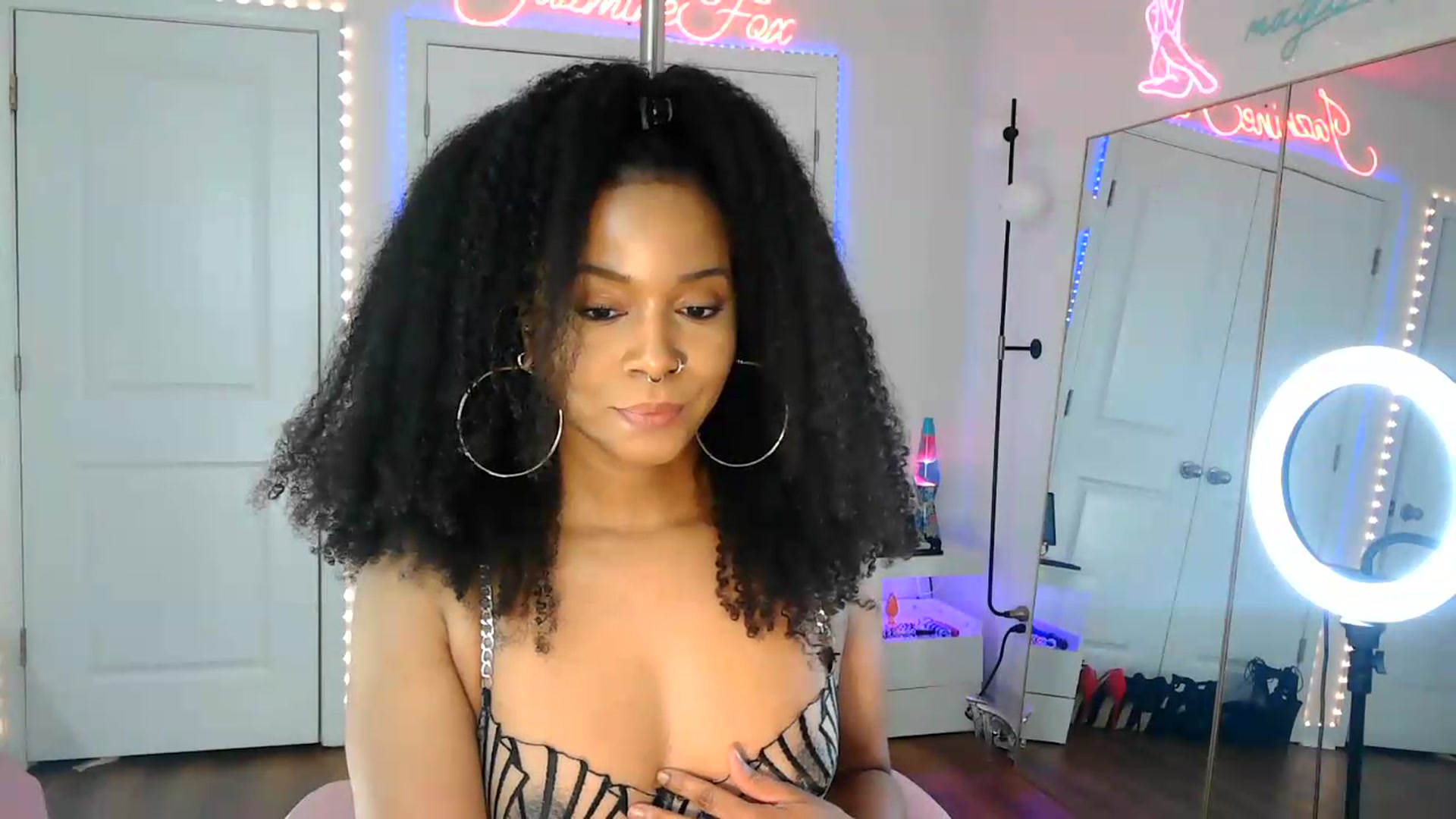 Gallery image thumbnail from Jazminefox's myfreecams stream on, 08/14/2026, 20:29 image 11 of 20