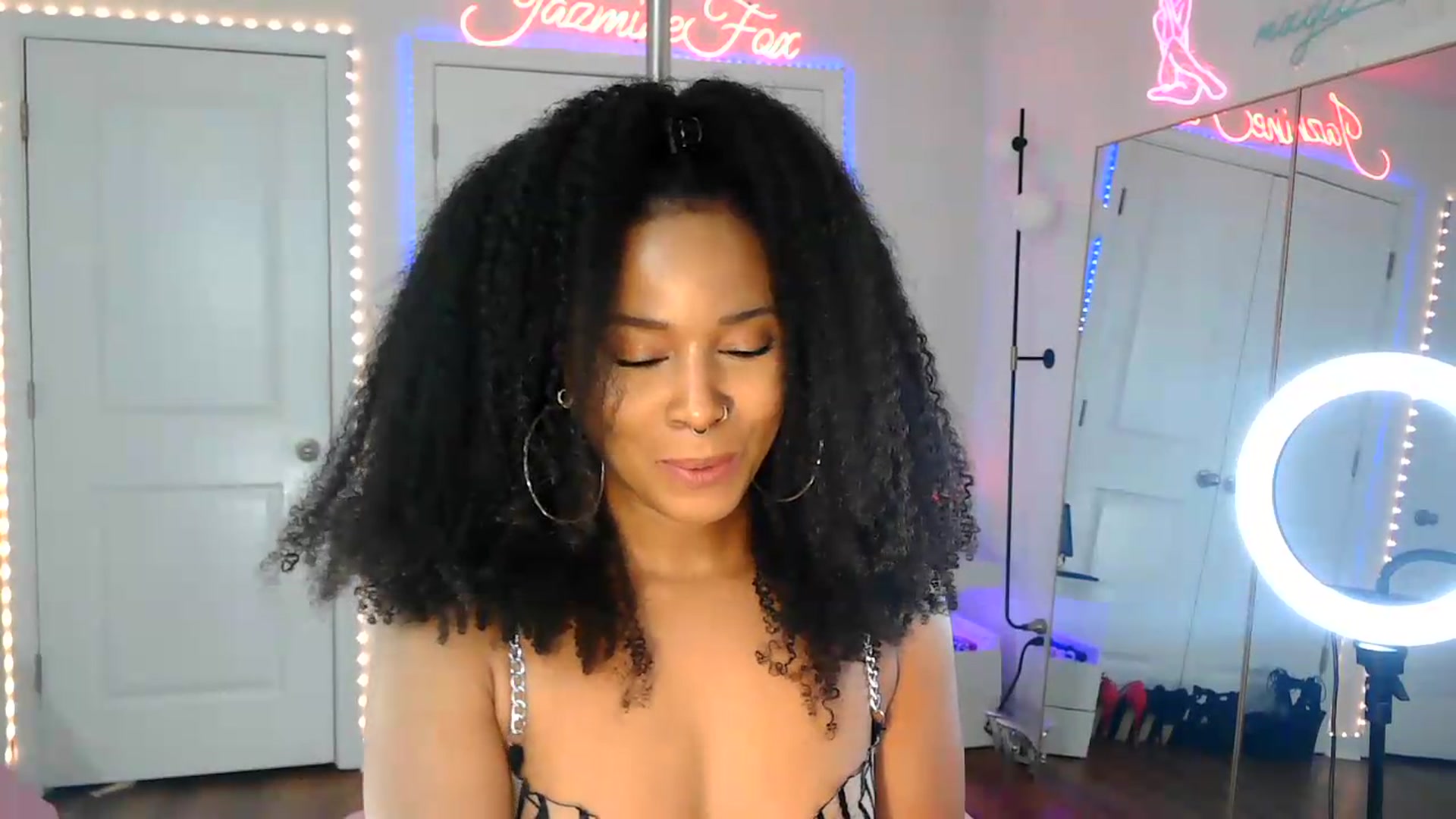Gallery image thumbnail from Jazminefox's myfreecams stream on, 08/14/2026, 20:29 image 5 of 20