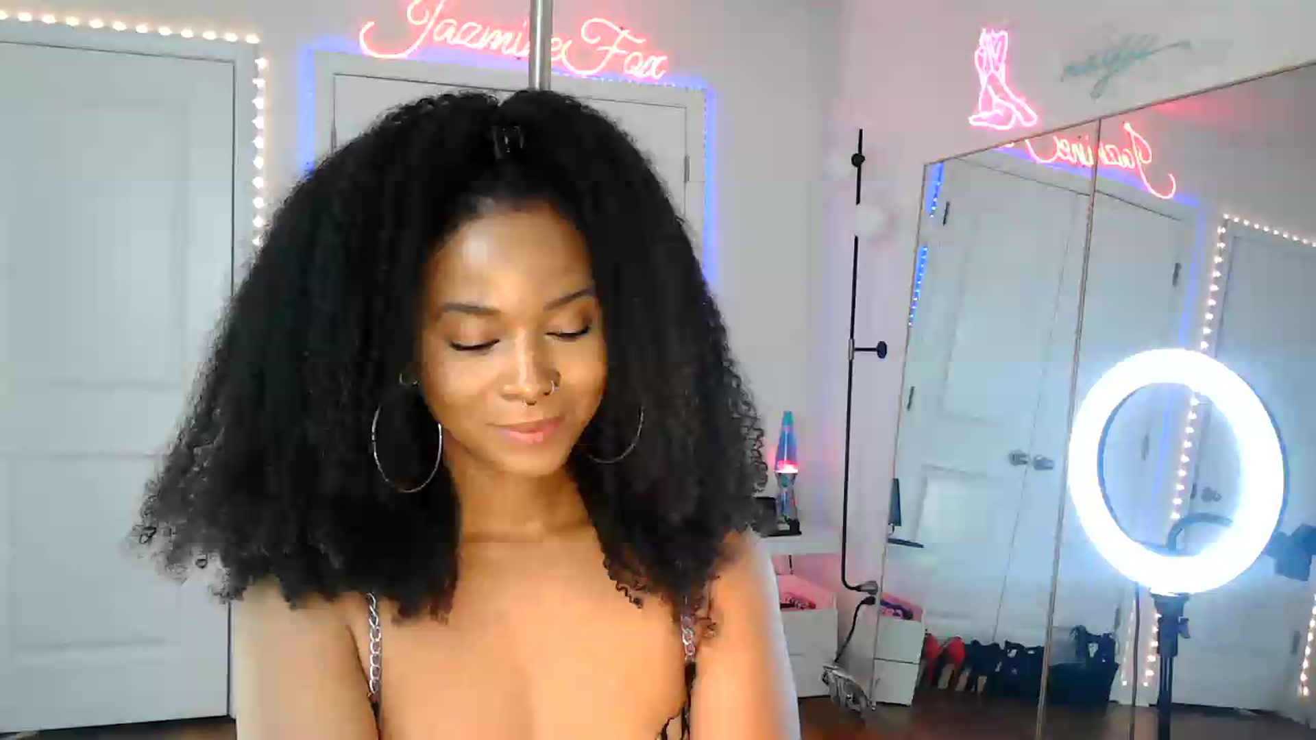 Gallery image thumbnail from Jazminefox's myfreecams stream on, 08/14/2026, 20:29 image 15 of 20