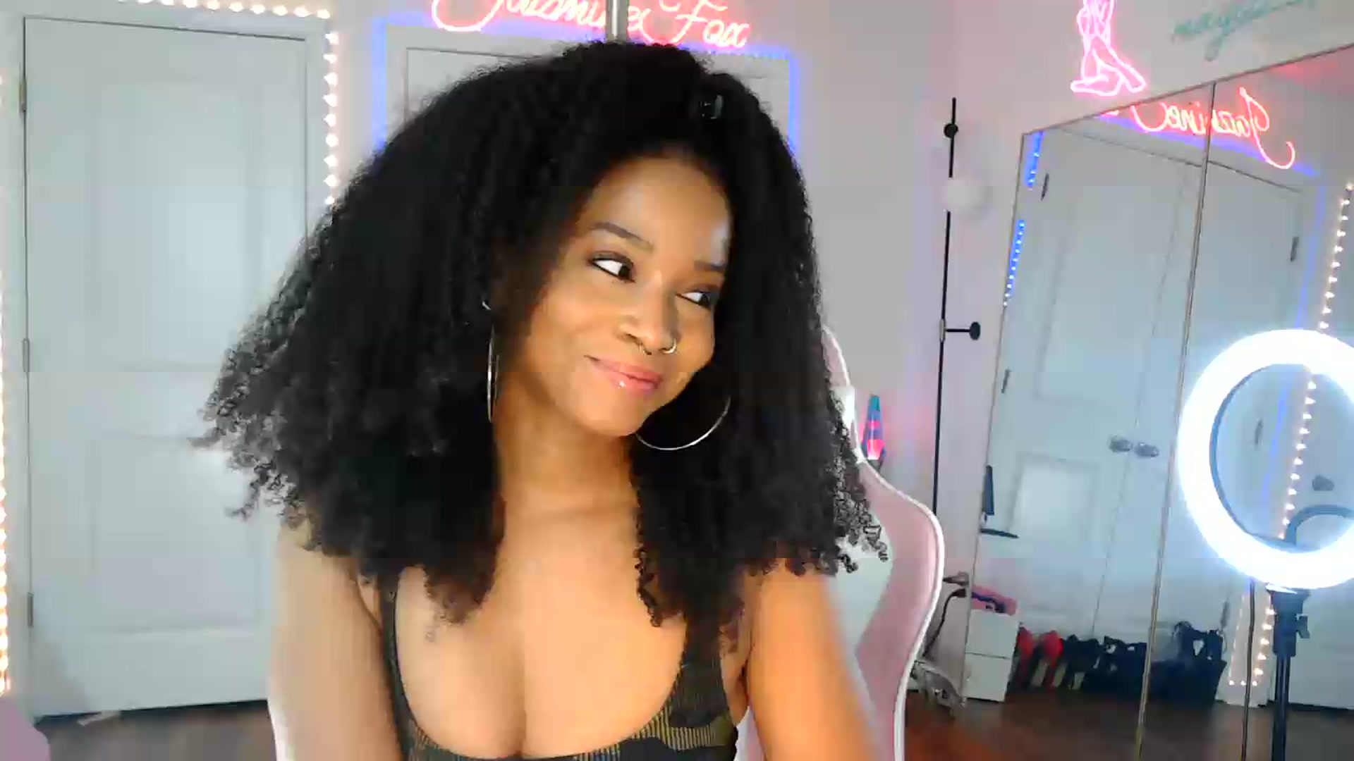 Gallery image thumbnail from Jazminefox's myfreecams stream on, 08/14/2026, 21:52 image 2 of 20
