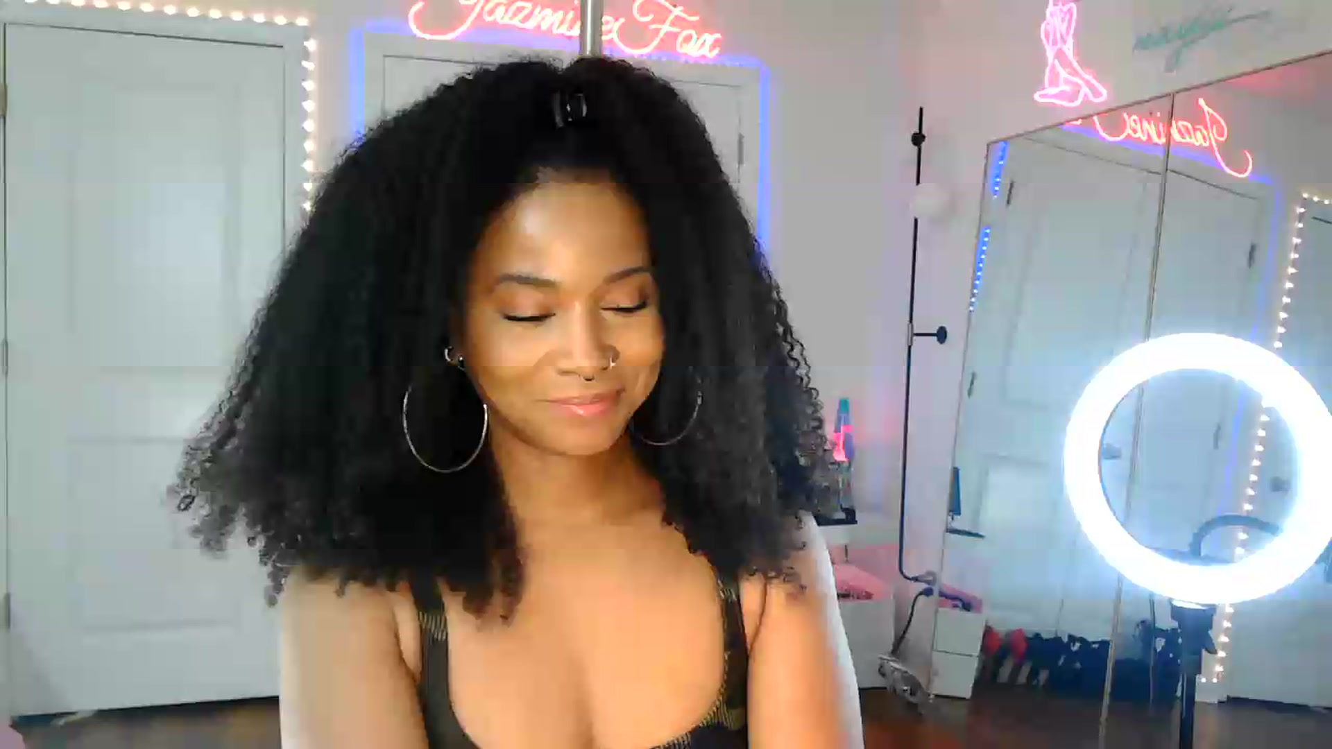 Gallery image thumbnail from Jazminefox's myfreecams stream on, 08/14/2026, 21:52 image 5 of 20