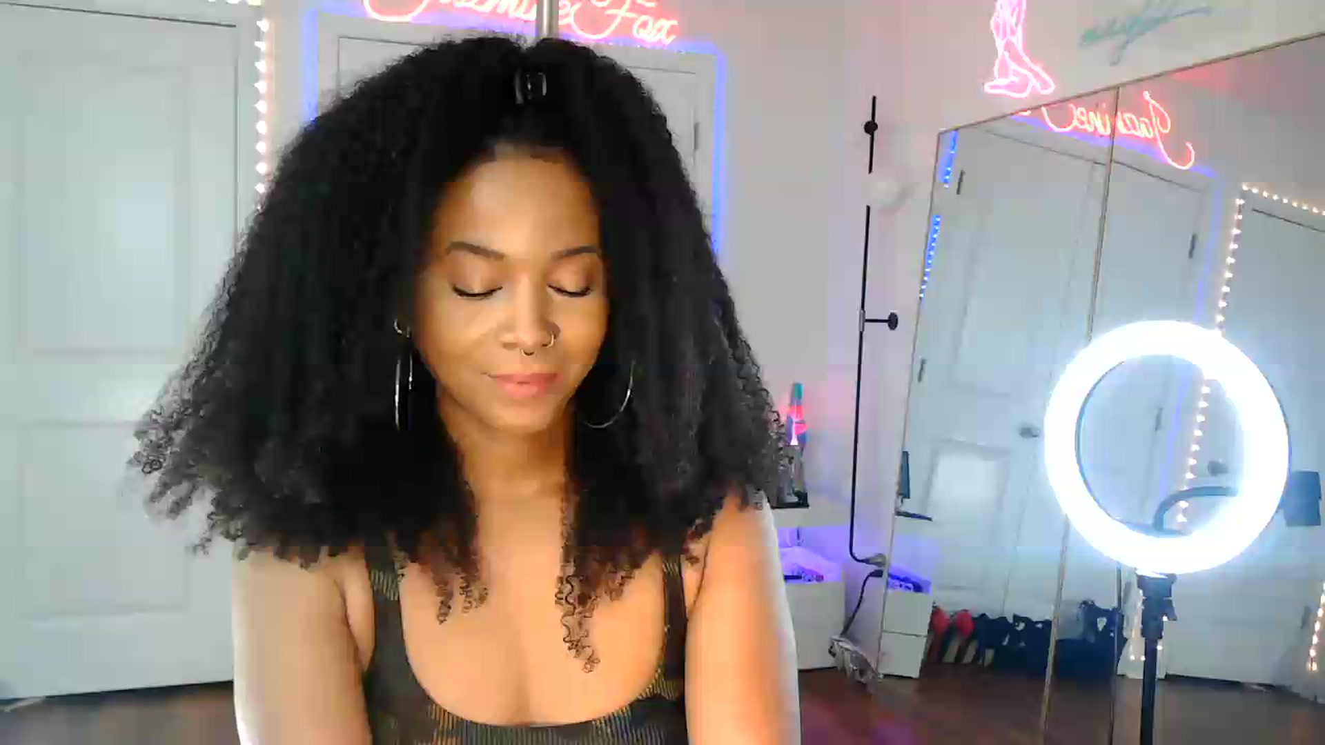 Gallery image thumbnail from Jazminefox's myfreecams stream on, 08/14/2026, 23:25 image 1 of 20