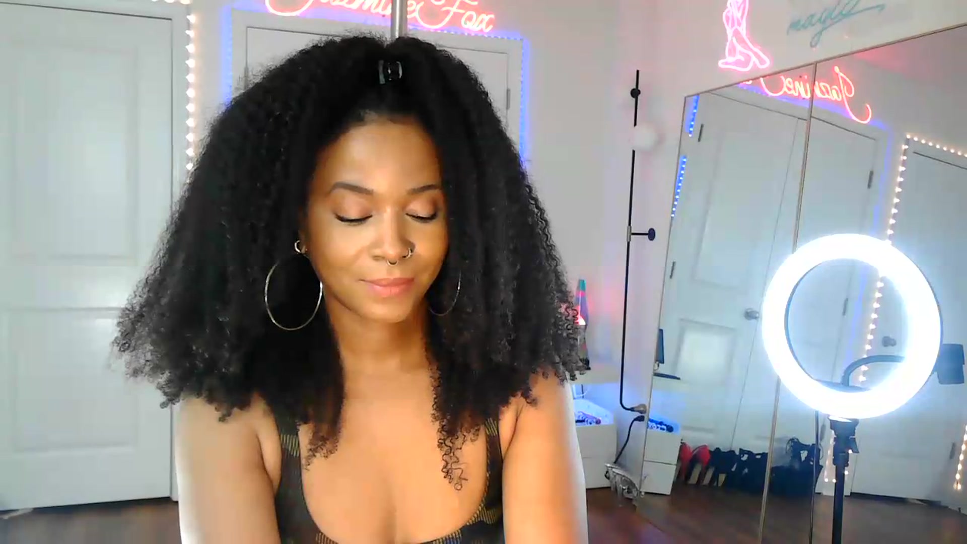 Gallery image thumbnail from Jazminefox's myfreecams stream on, 08/14/2026, 23:25 image 6 of 20