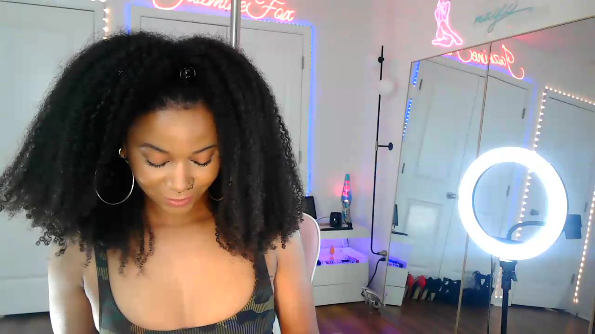 Gallery image thumbnail from Jazminefox's myfreecams stream on, 08/14/2026, 23:25 image 17 of 20