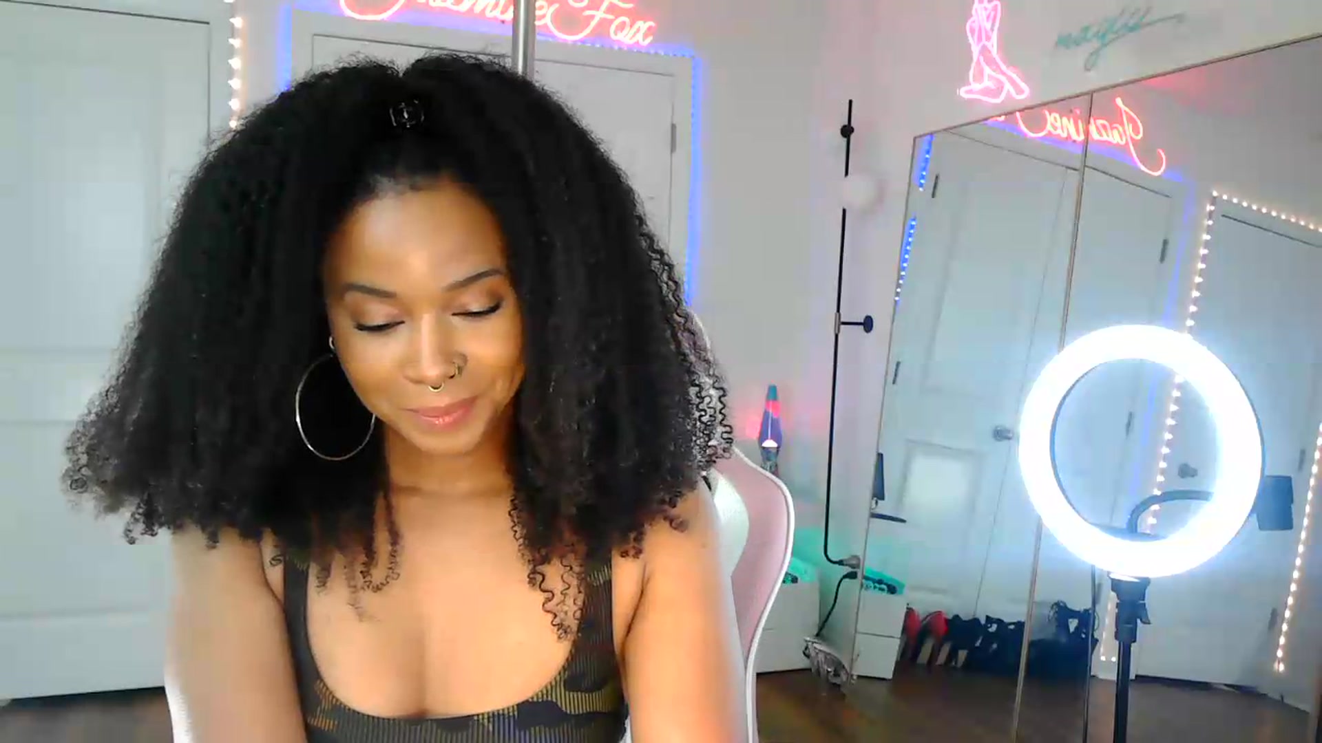 Gallery image thumbnail from Jazminefox's myfreecams stream on, 08/14/2026, 23:25 image 14 of 20
