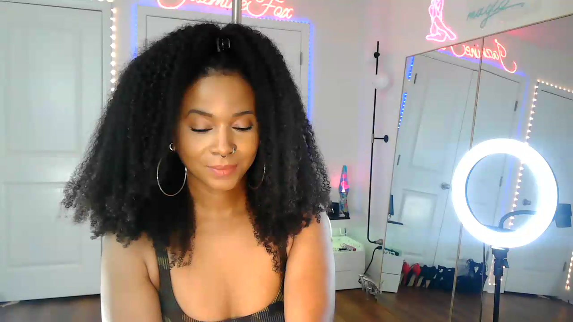 Gallery image thumbnail from Jazminefox's myfreecams stream on, 08/14/2026, 23:25 image 4 of 20